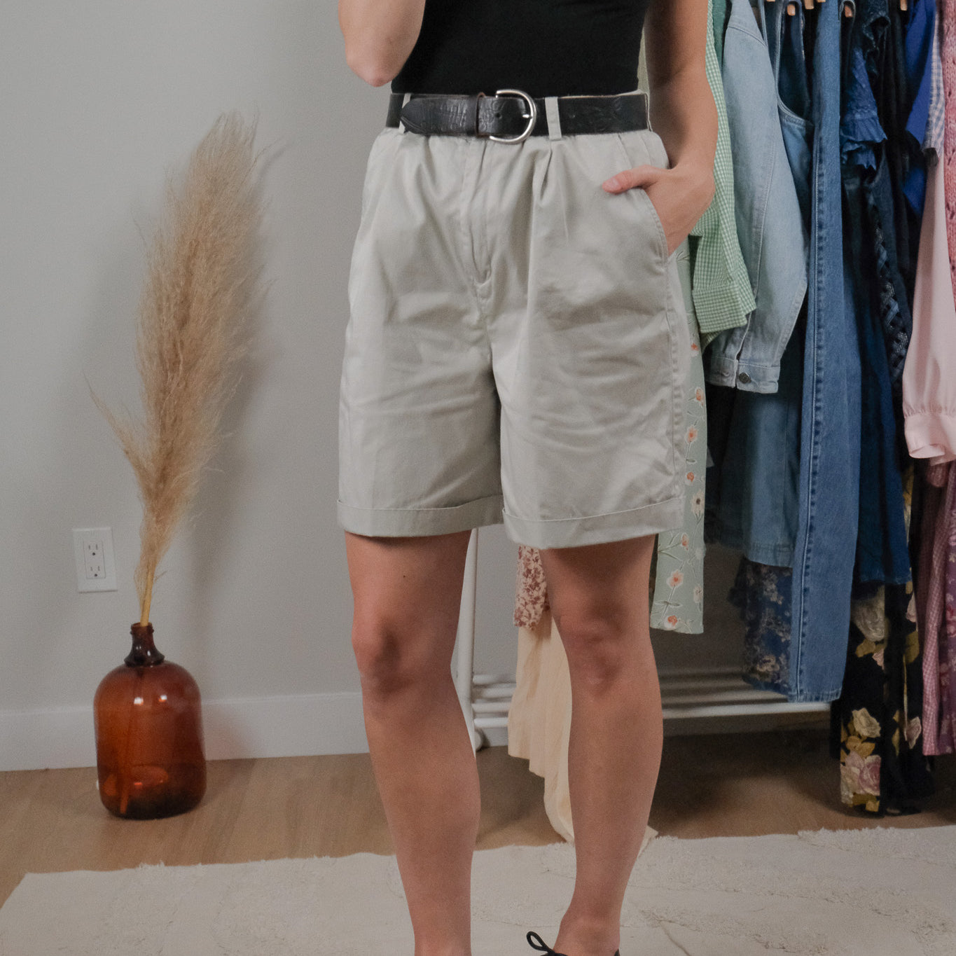 Vintage x Cotton Cuff Pleated Shorts (8)