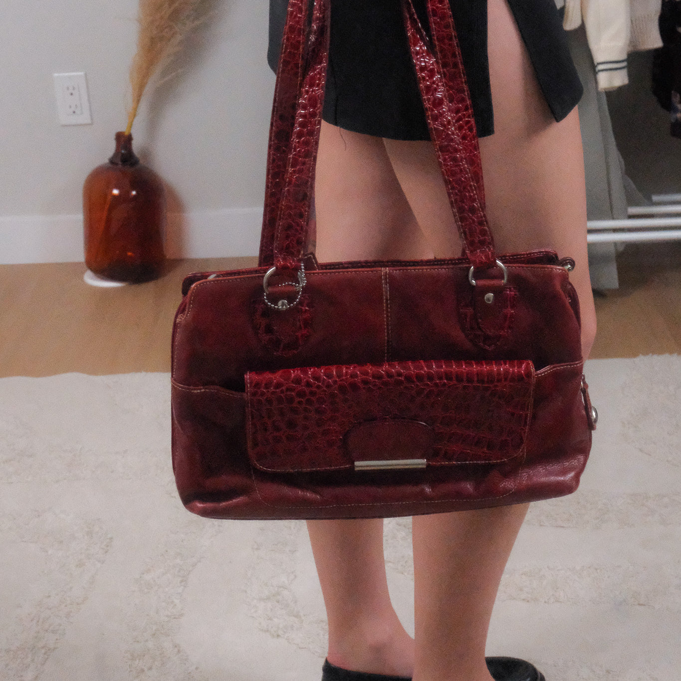 Vintage x 100% Leather Purse