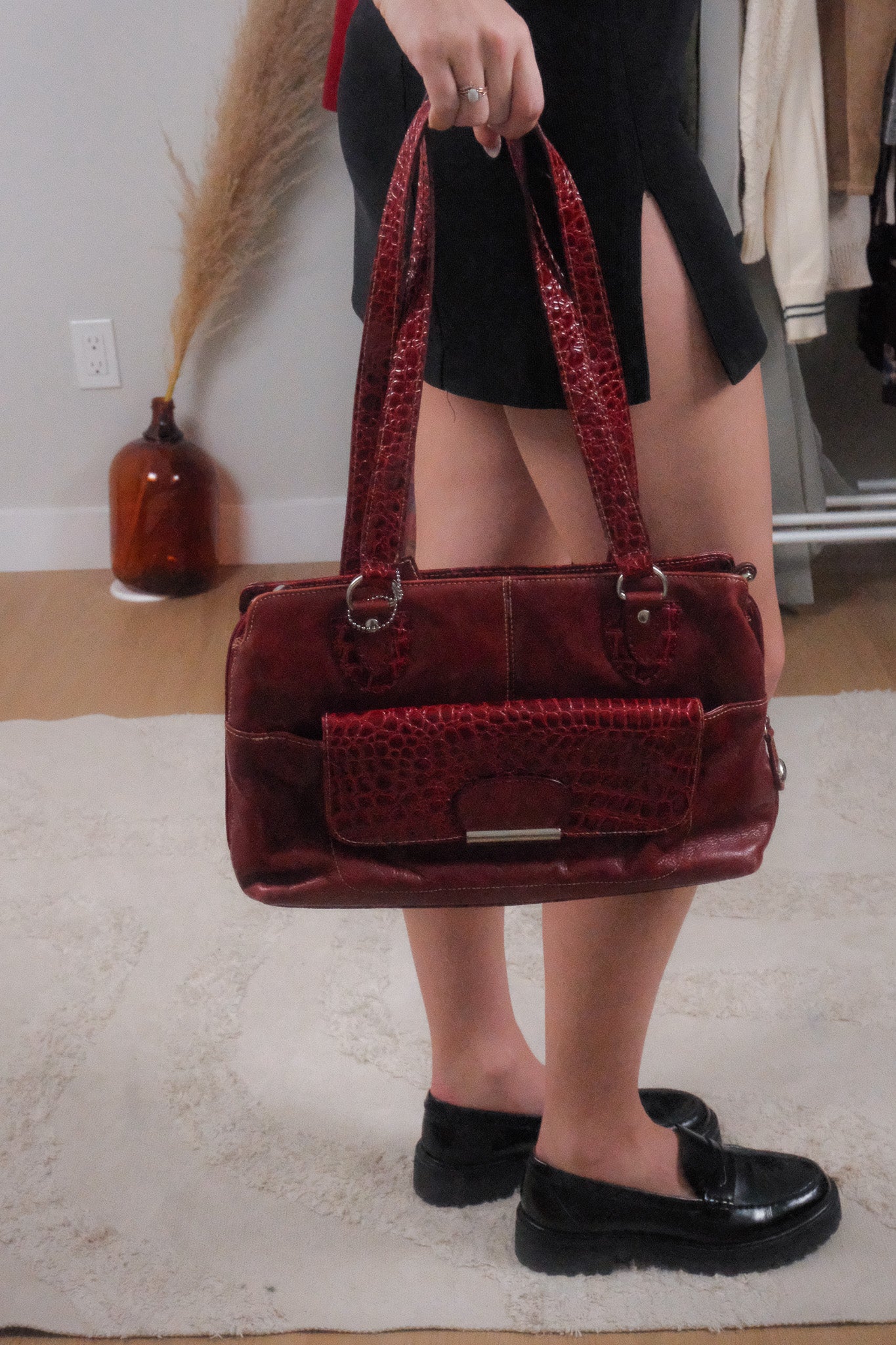 Vintage x 100% Leather Purse