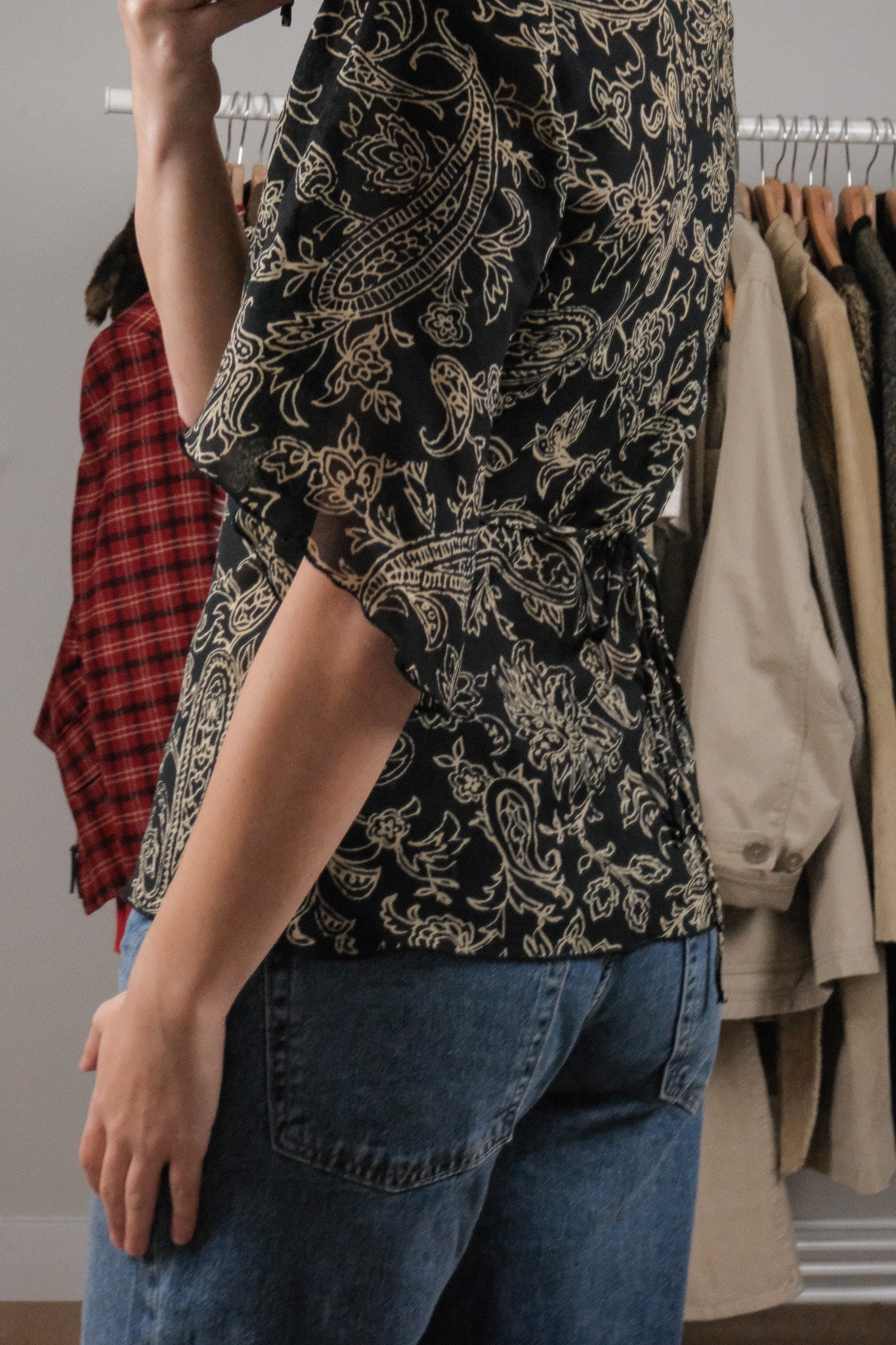 Made in Canada x Vintage x Patterned Tie Blouse (6)