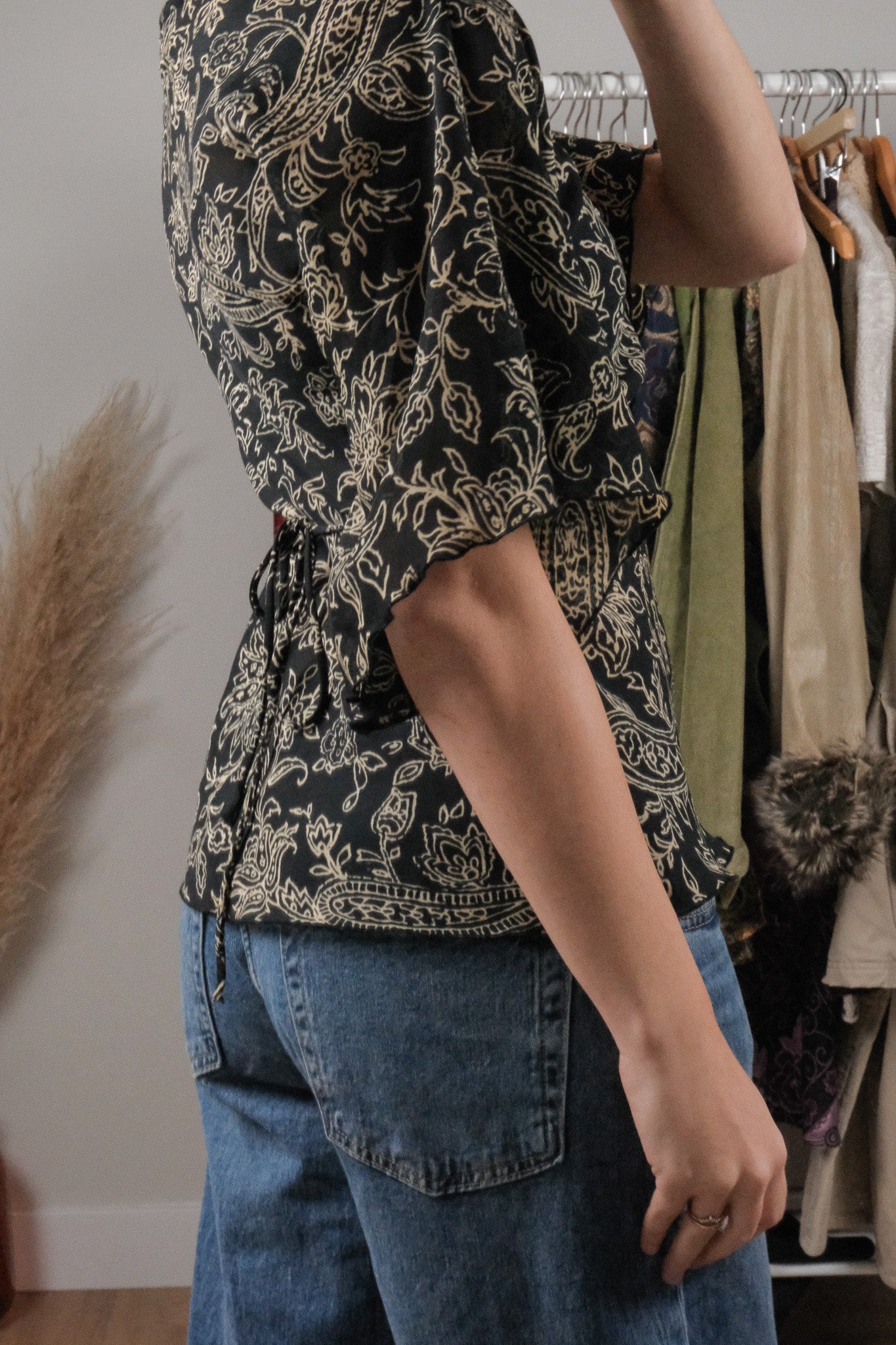 Made in Canada x Vintage x Patterned Tie Blouse (6)