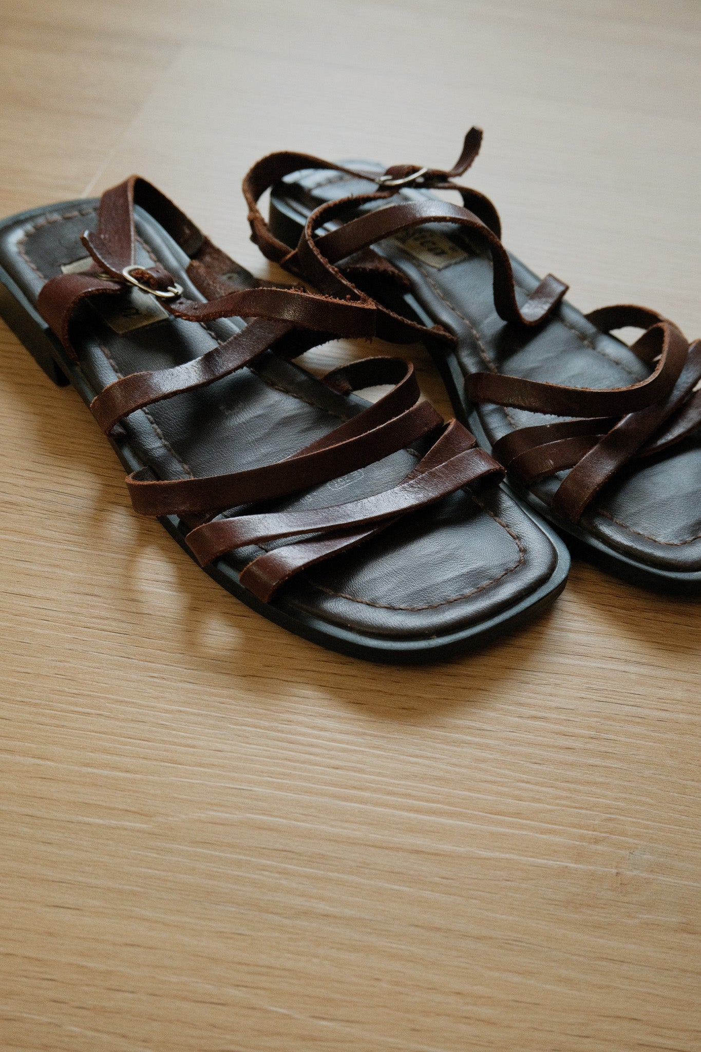 Vintage x Leather Sandals (6.5/7)