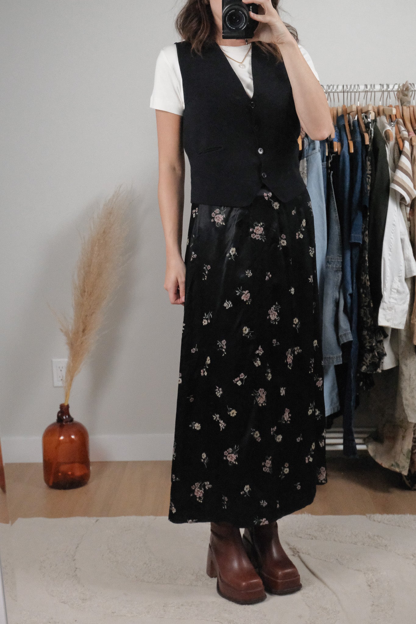 Made in Canada x Vintage x Floral Satin Maxi Skirt (8)