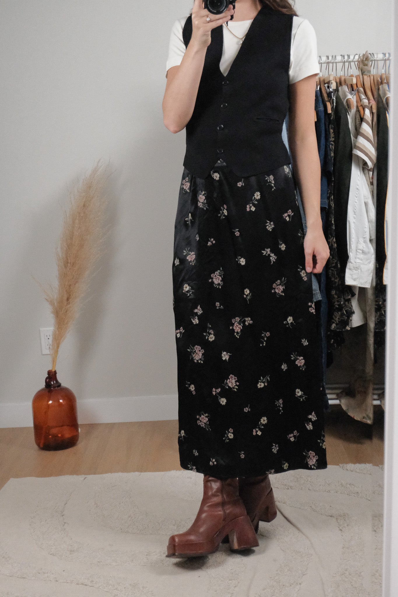 Made in Canada x Vintage x Floral Satin Maxi Skirt (8)