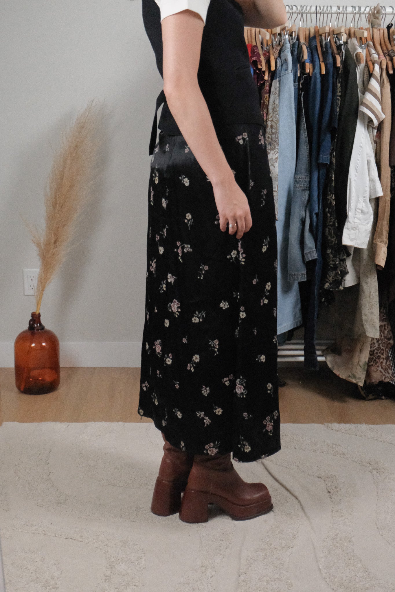 Made in Canada x Vintage x Floral Satin Maxi Skirt (8)