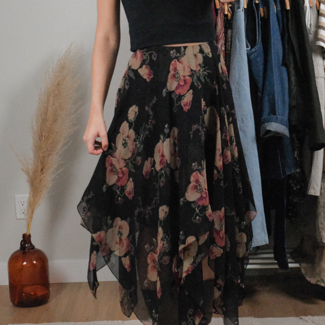 Made in Korea x Vintage x Ralph Lauren Silk Midi Skirt (XS)