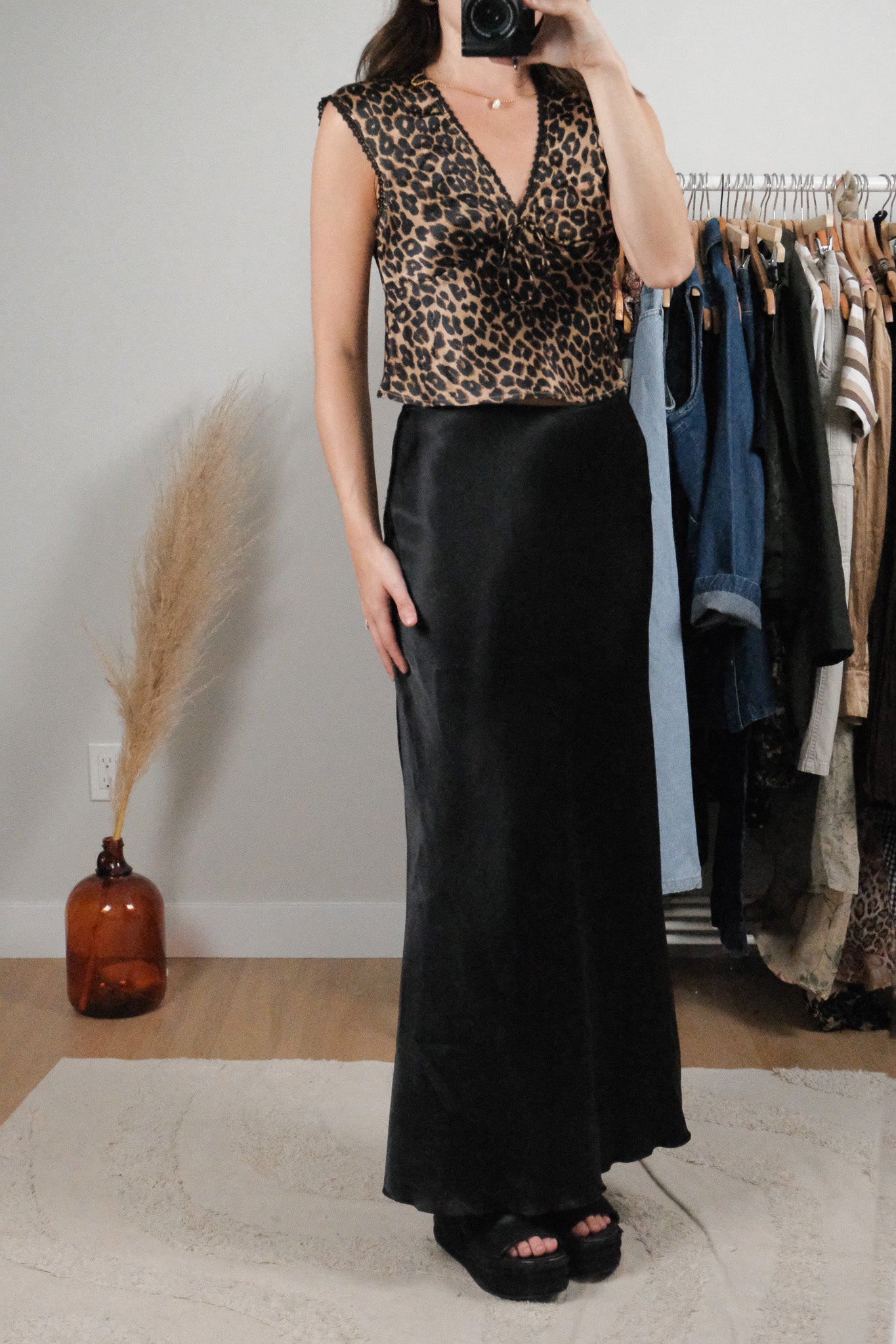 Made in Canada x Vintage x Satin Maxi Skirt (S)