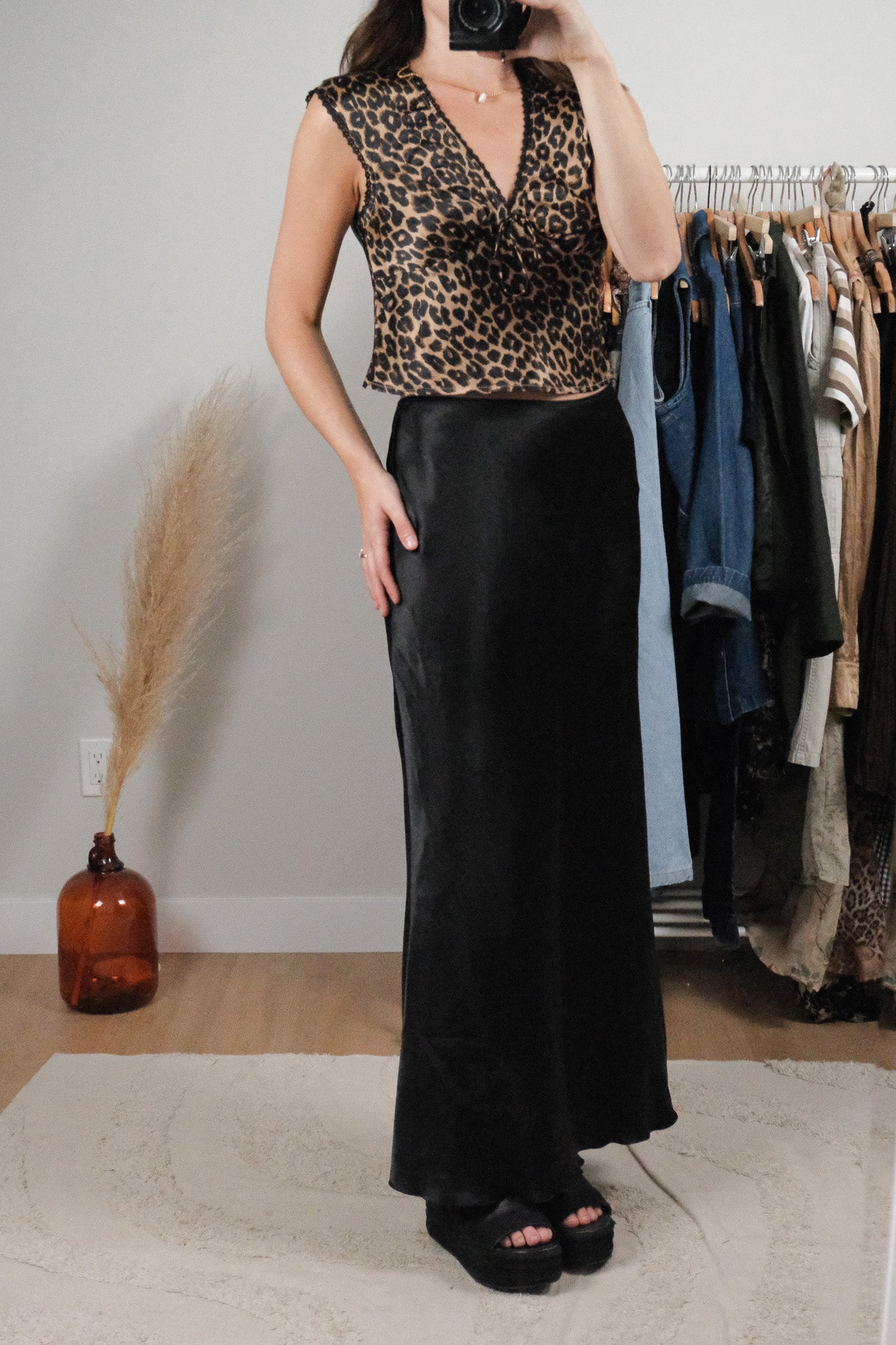 Made in Canada x Vintage x Satin Maxi Skirt (S)