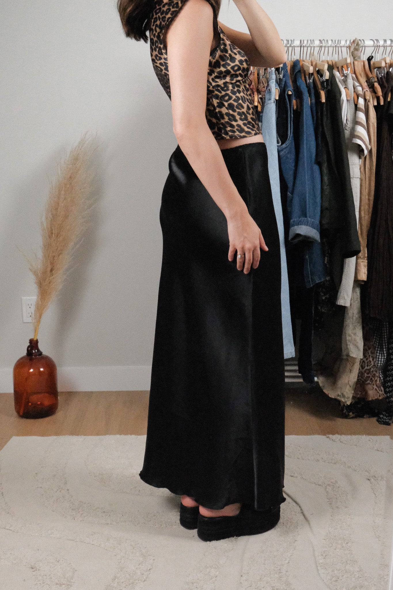 Made in Canada x Vintage x Satin Maxi Skirt (S)