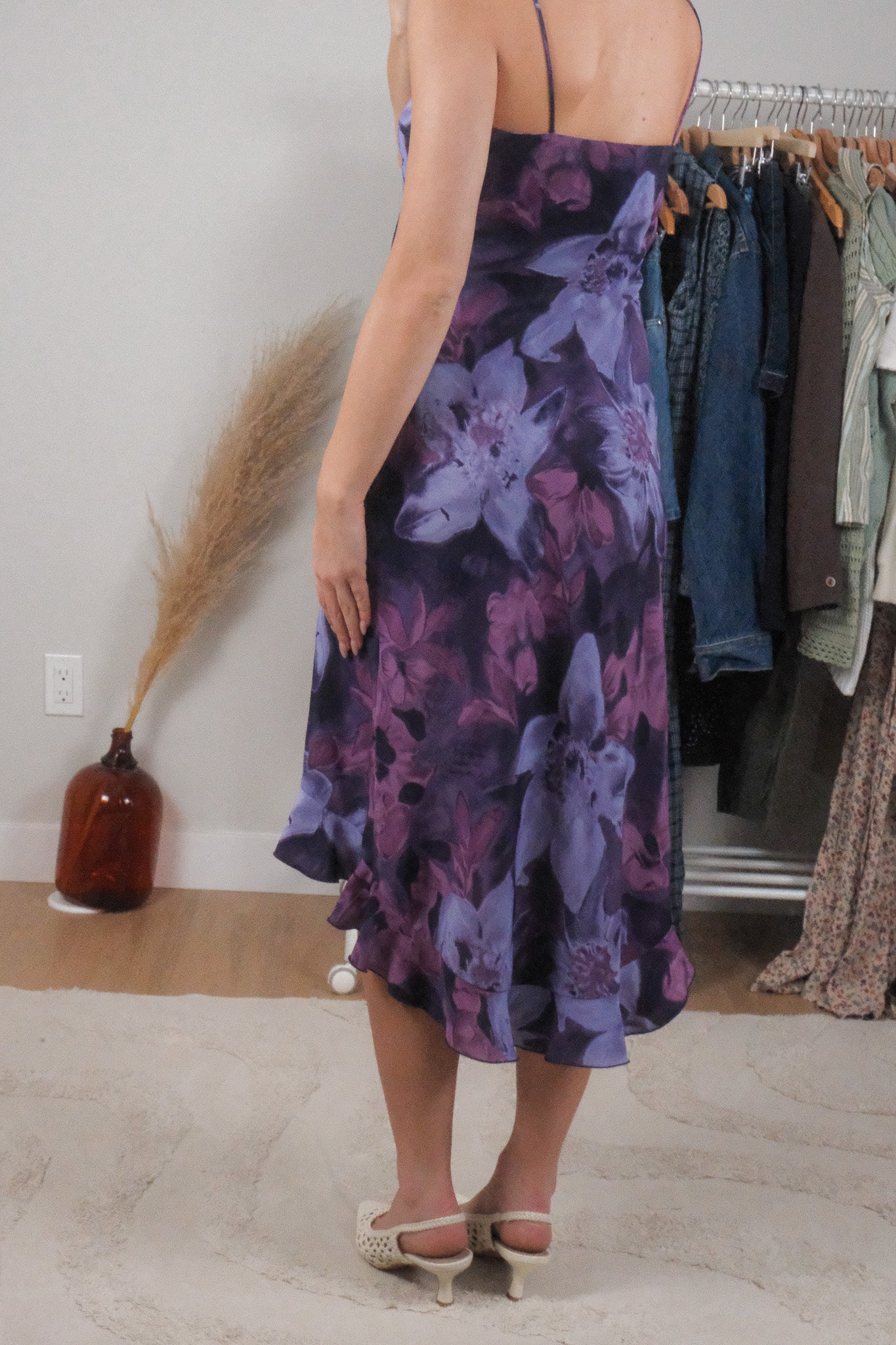 Made in Canada x Vintage x Floral Midi Dress (2/4)