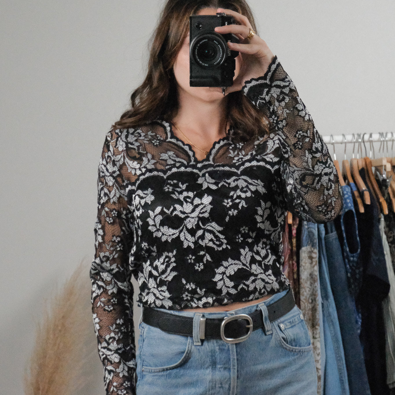 Made in Canada x Vintage x Lace Long-Sleeve Top (M/L)