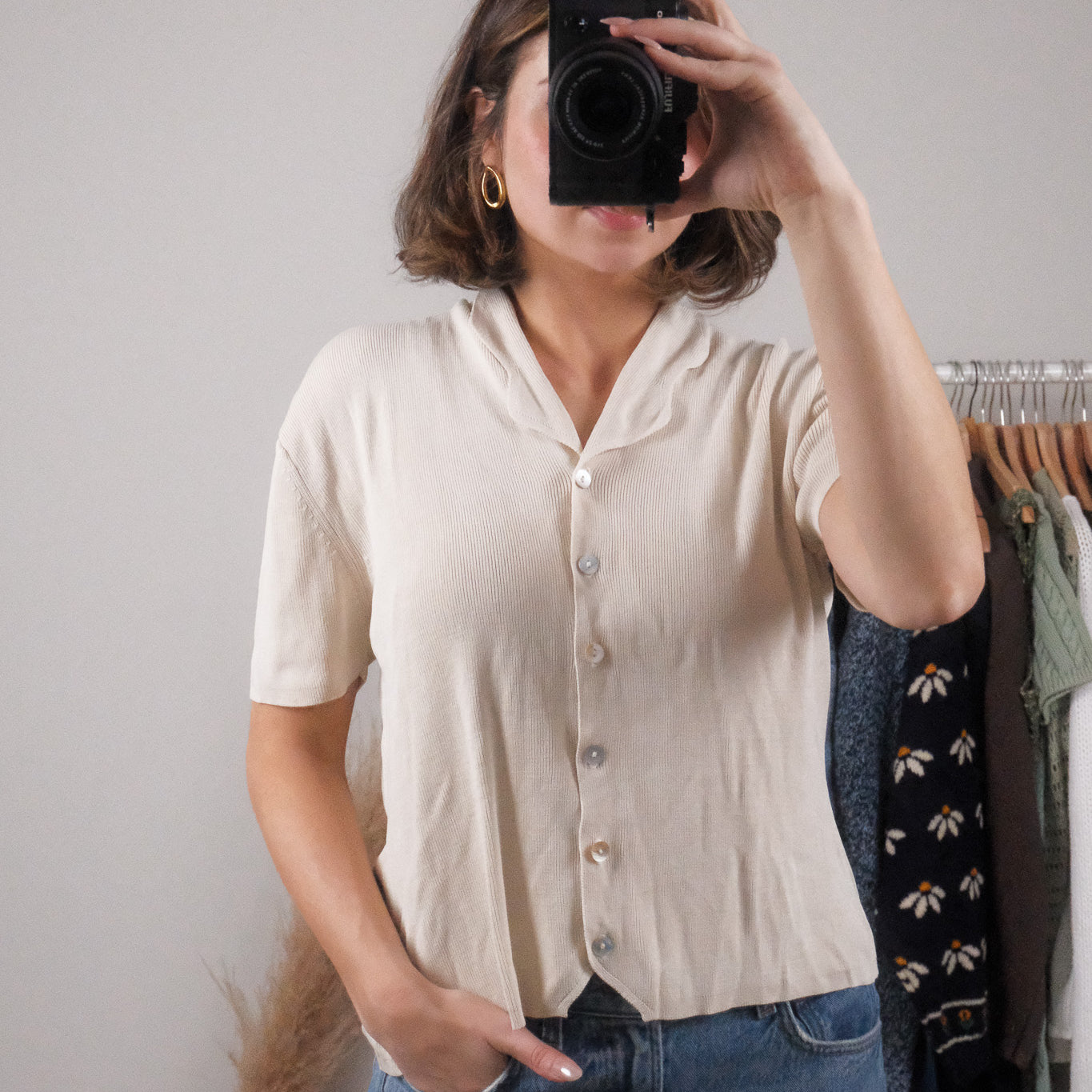 Vintage x 100% Silk Short-Sleeve Button Up (M)