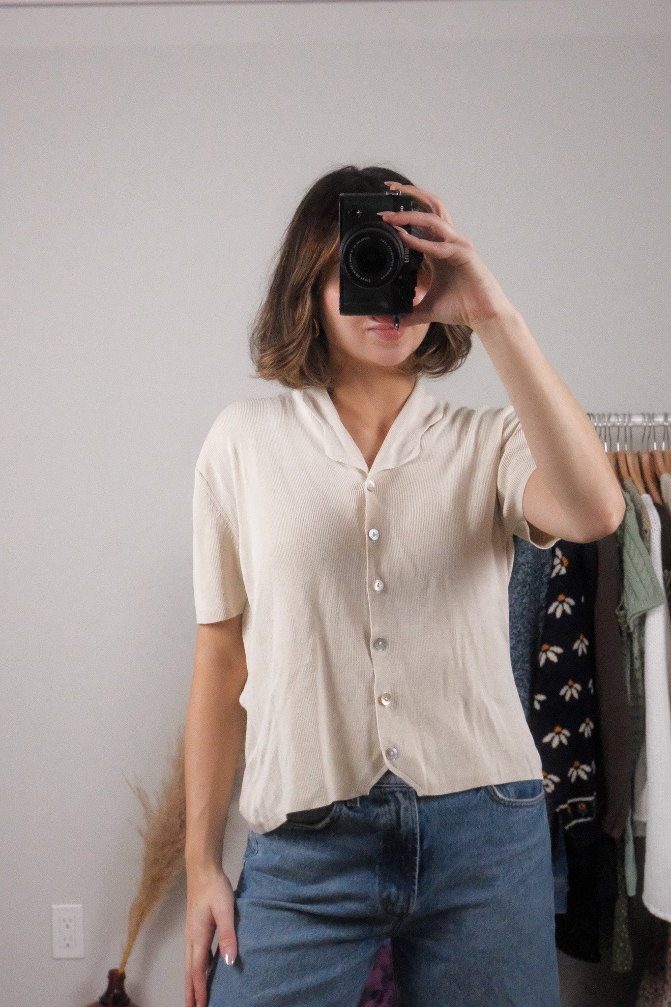 Vintage x 100% Silk Short-Sleeve Button Up (M)