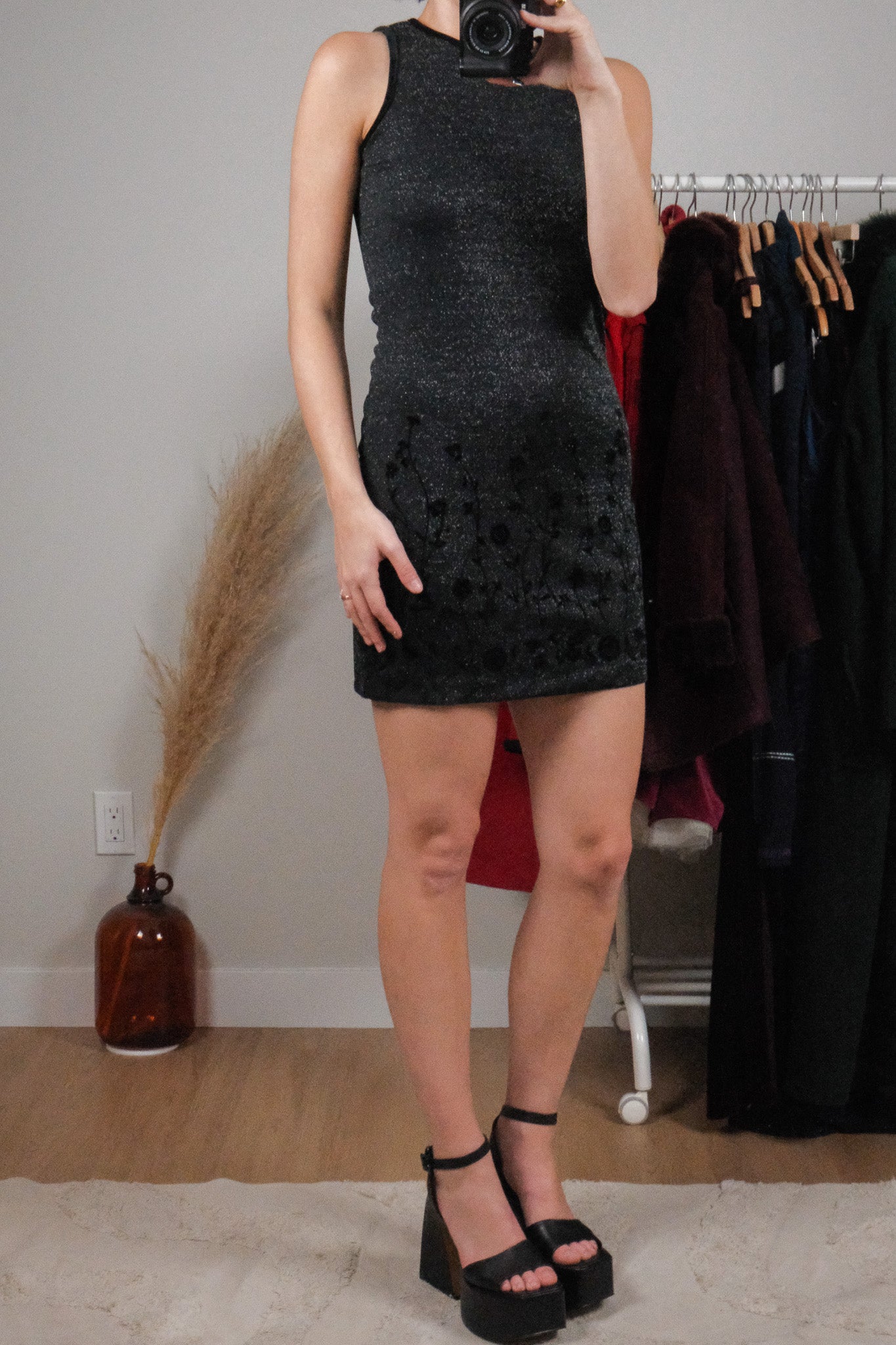 Made in Canada x Vintage x Shimmer Velvet Trim Floral Midi Dress (S)