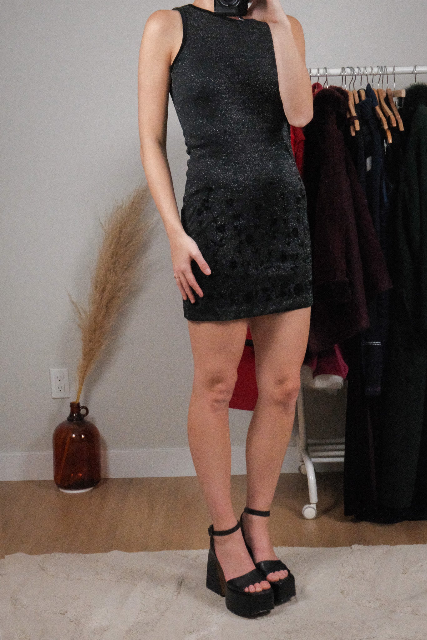 Made in Canada x Vintage x Shimmer Velvet Trim Floral Midi Dress (S)