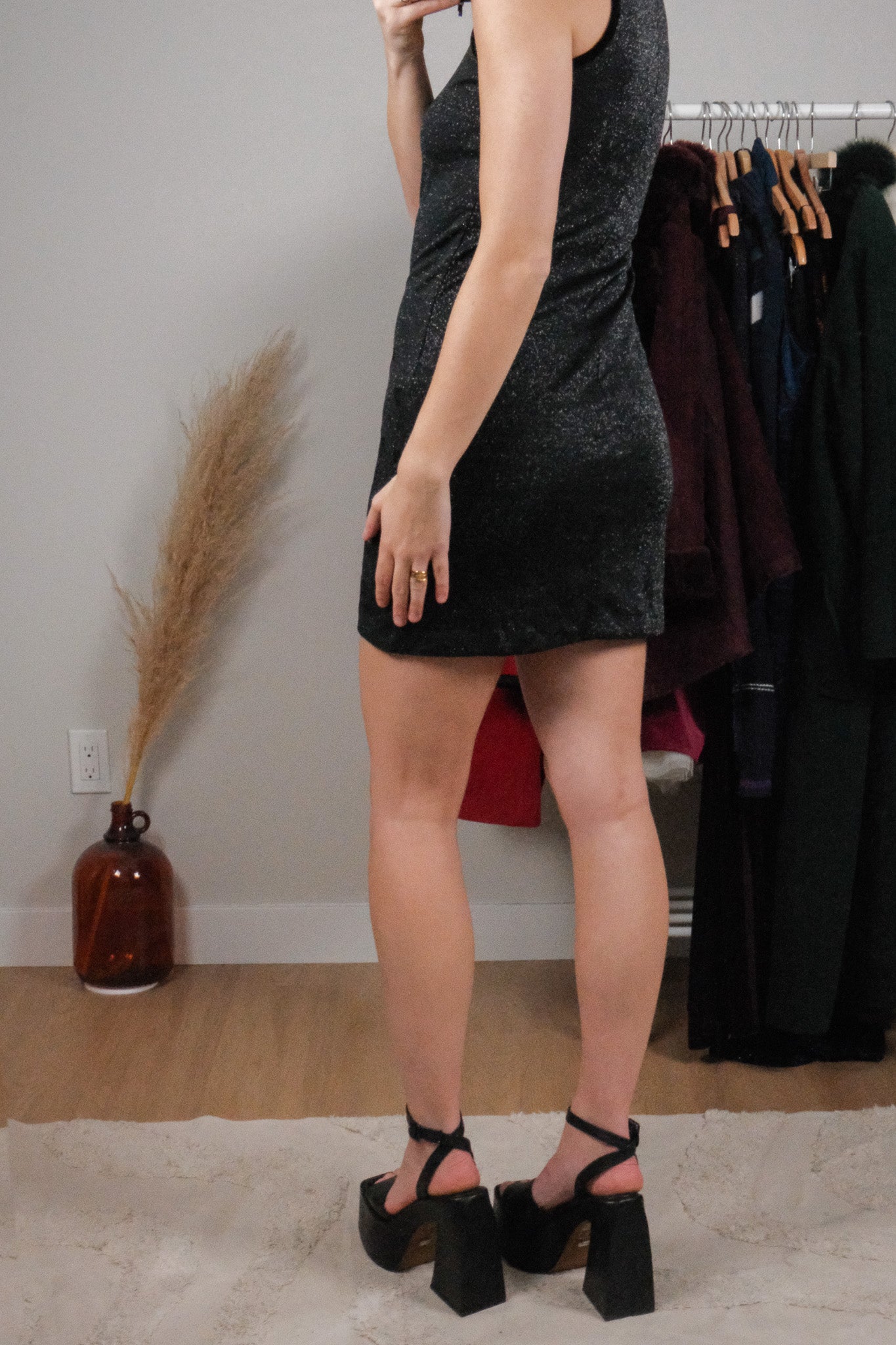 Made in Canada x Vintage x Shimmer Velvet Trim Floral Midi Dress (S)