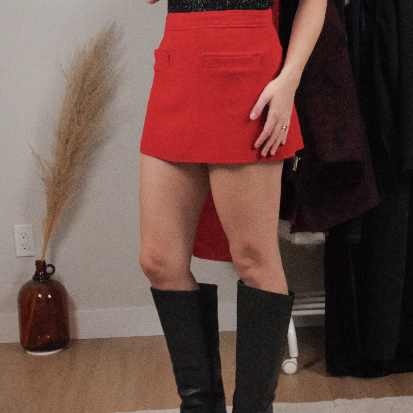 Modern x Mini Skirt (S)