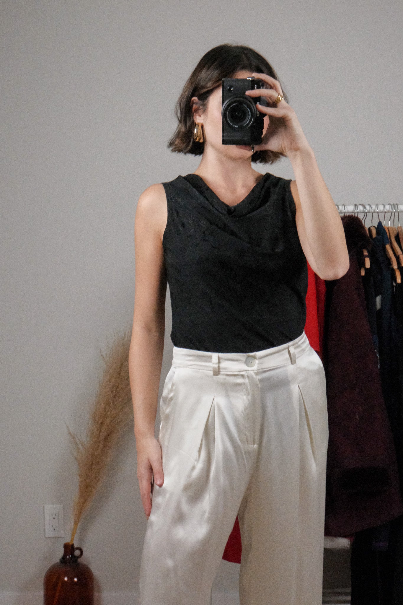 Made in Canada x Vintage x Textured Floral Cowl Neck Tank (M)