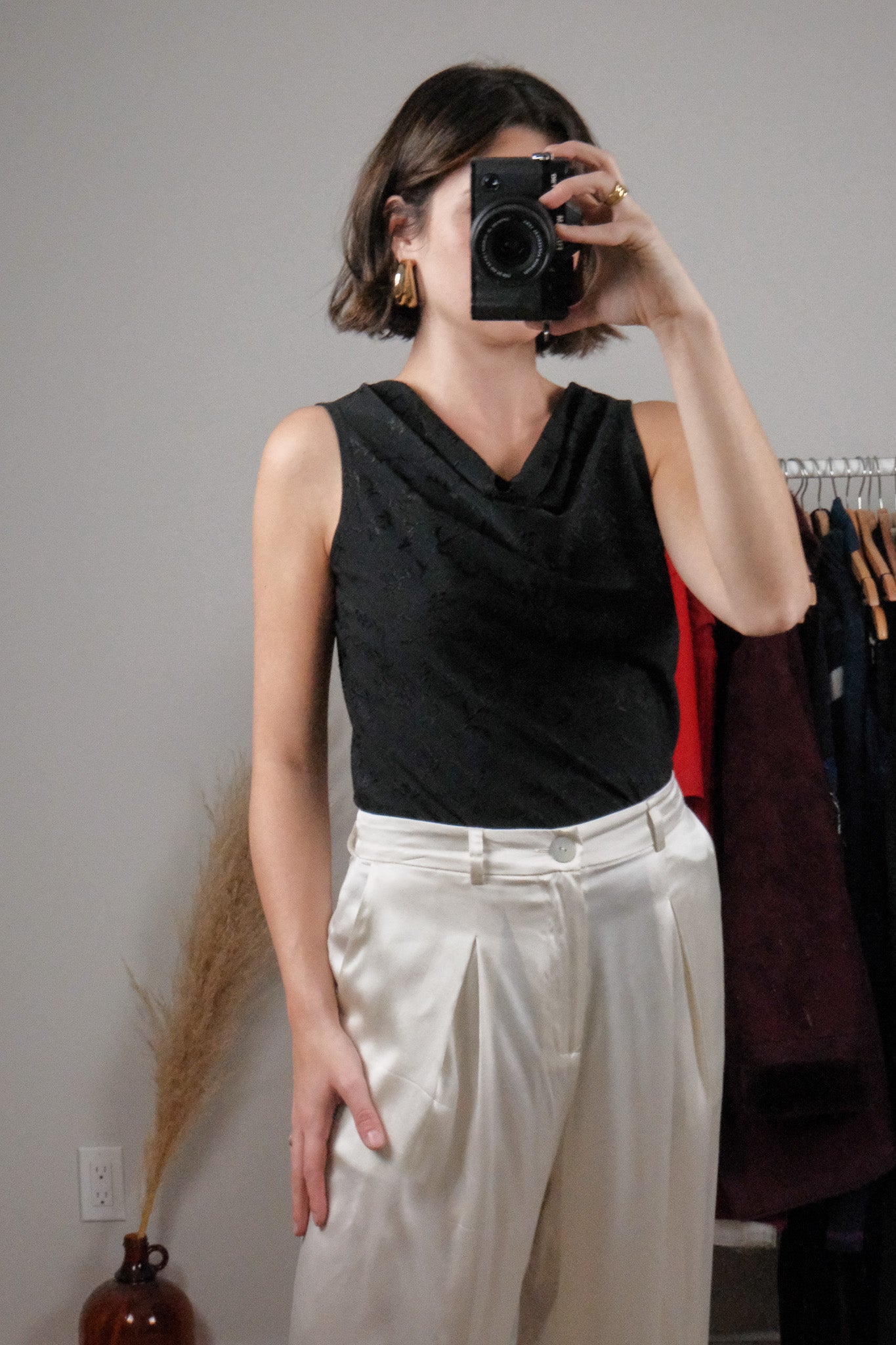 Made in Canada x Vintage x Textured Floral Cowl Neck Tank (M)