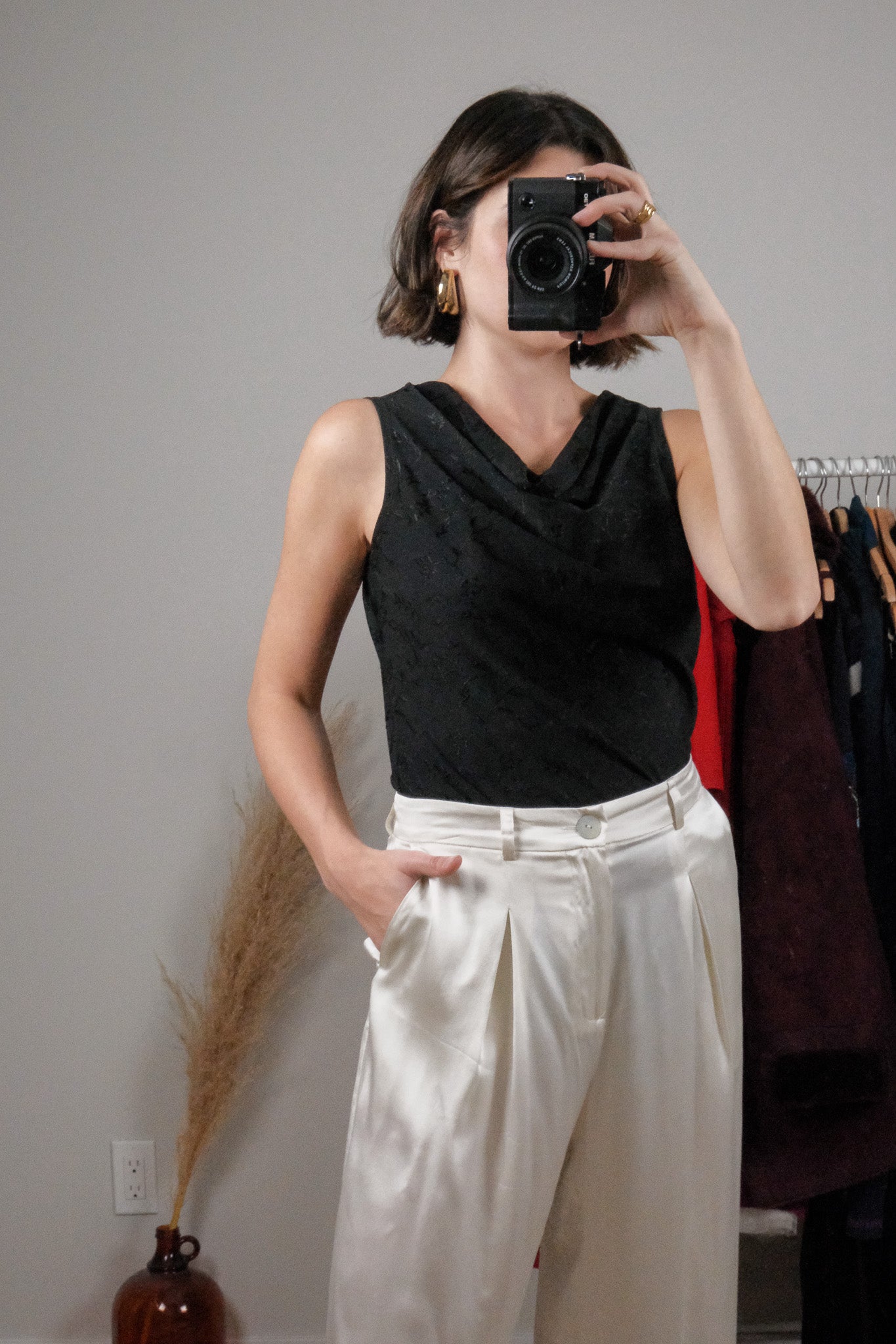 Made in Canada x Vintage x Textured Floral Cowl Neck Tank (M)