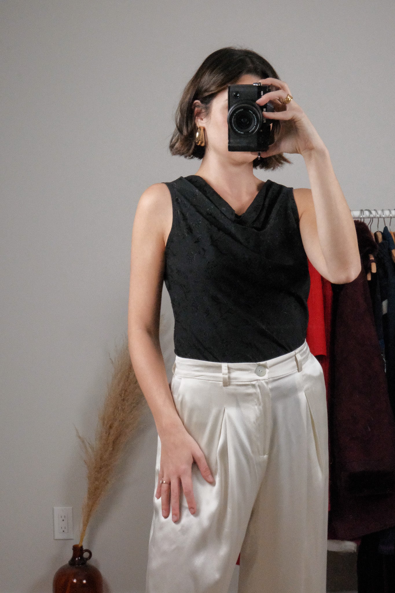 Made in Canada x Vintage x Textured Floral Cowl Neck Tank (M)