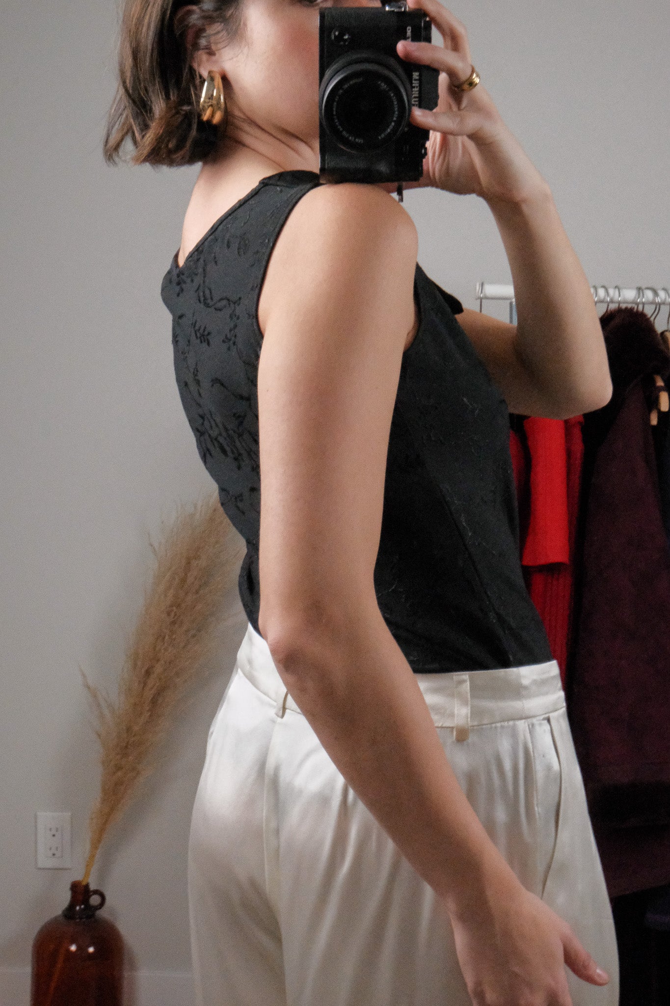 Made in Canada x Vintage x Textured Floral Cowl Neck Tank (M)