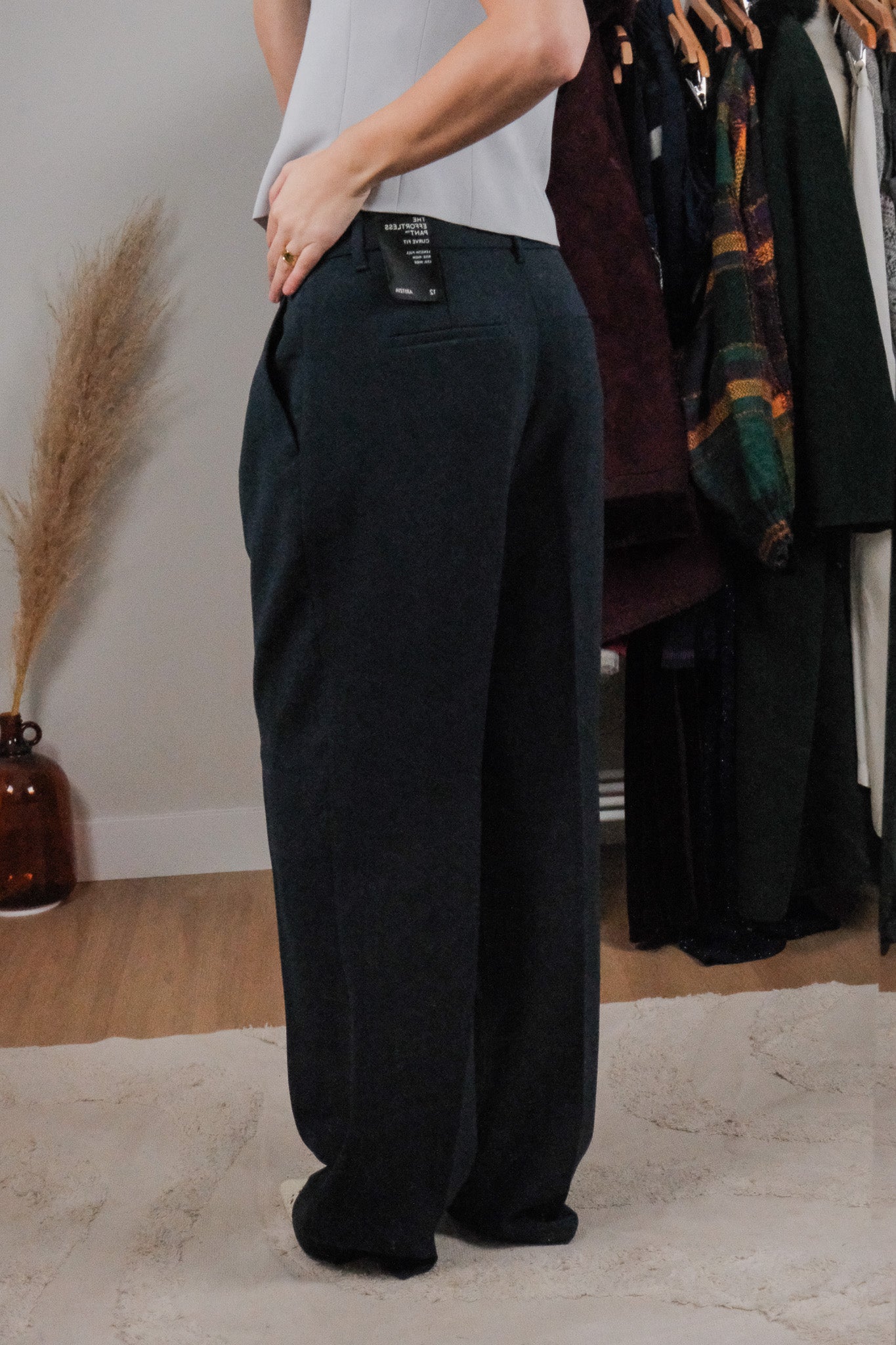 NWT x Aritzia x Effortless Pants (12)