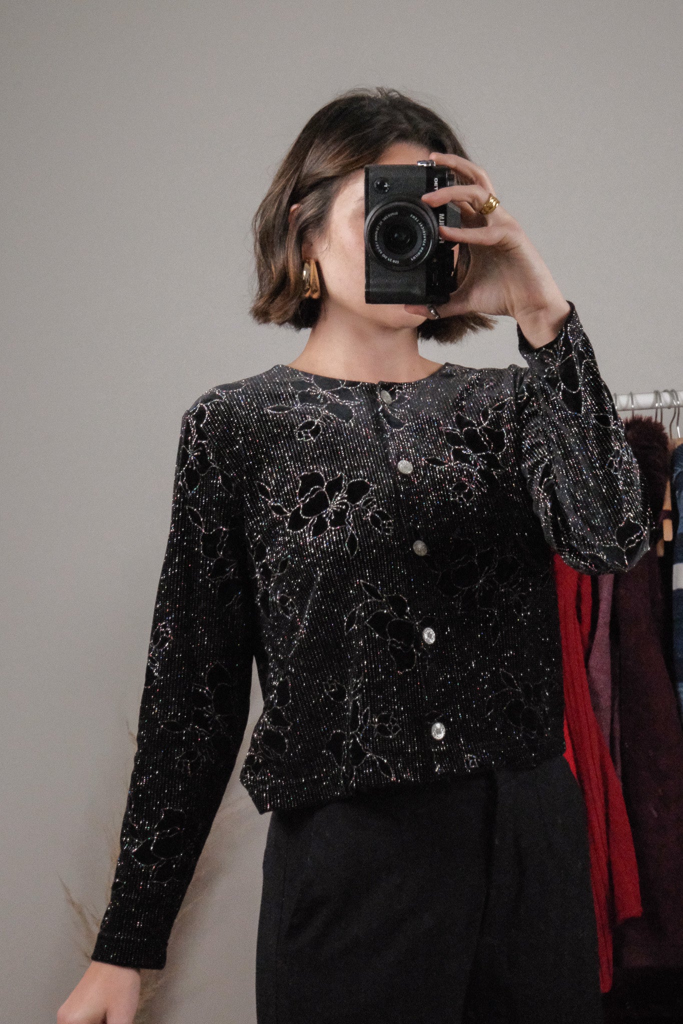 Made in Canada x Vintage x Velvet Floral Shimmer Cropped Cardigan (S)