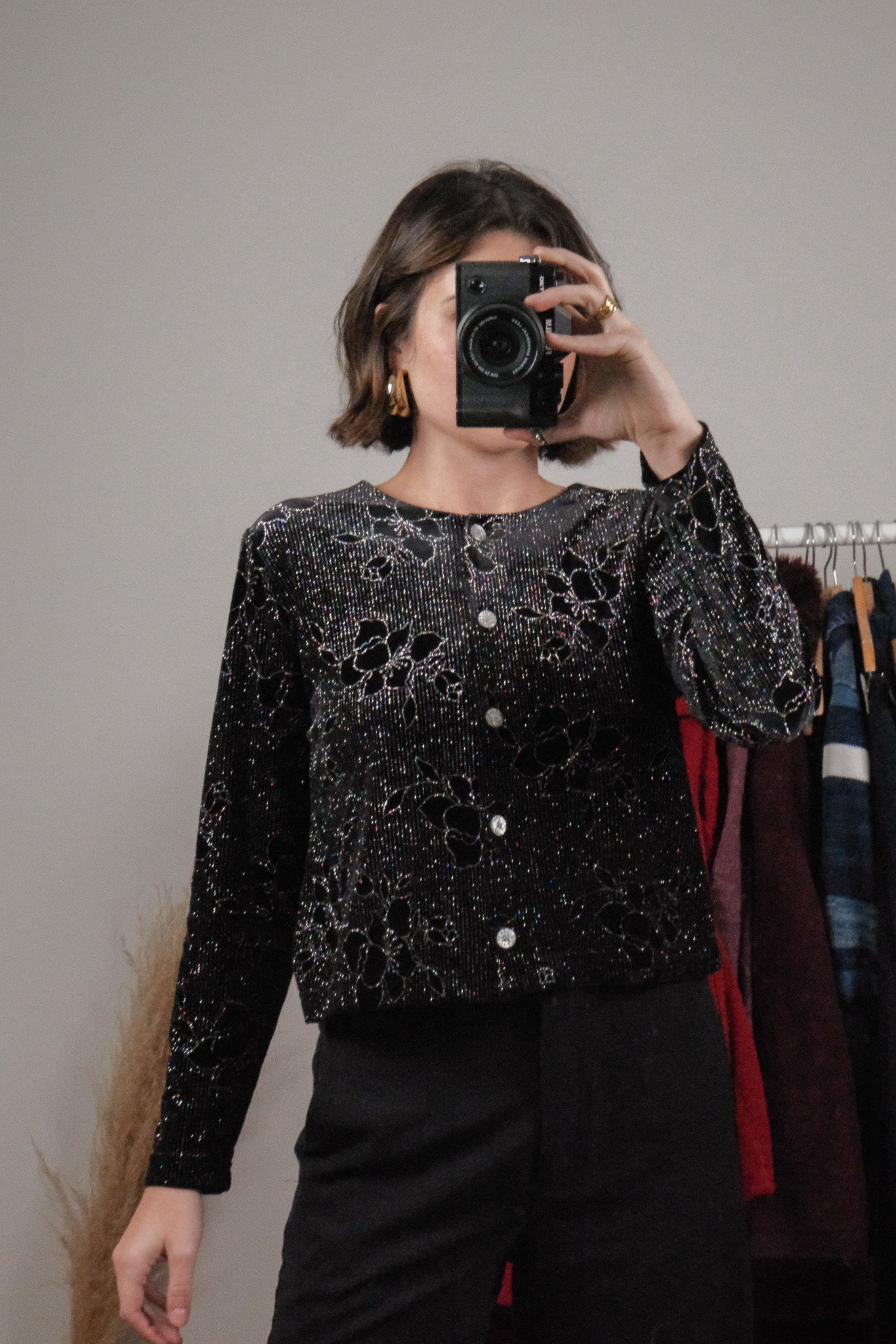 Made in Canada x Vintage x Velvet Floral Shimmer Cropped Cardigan (S)