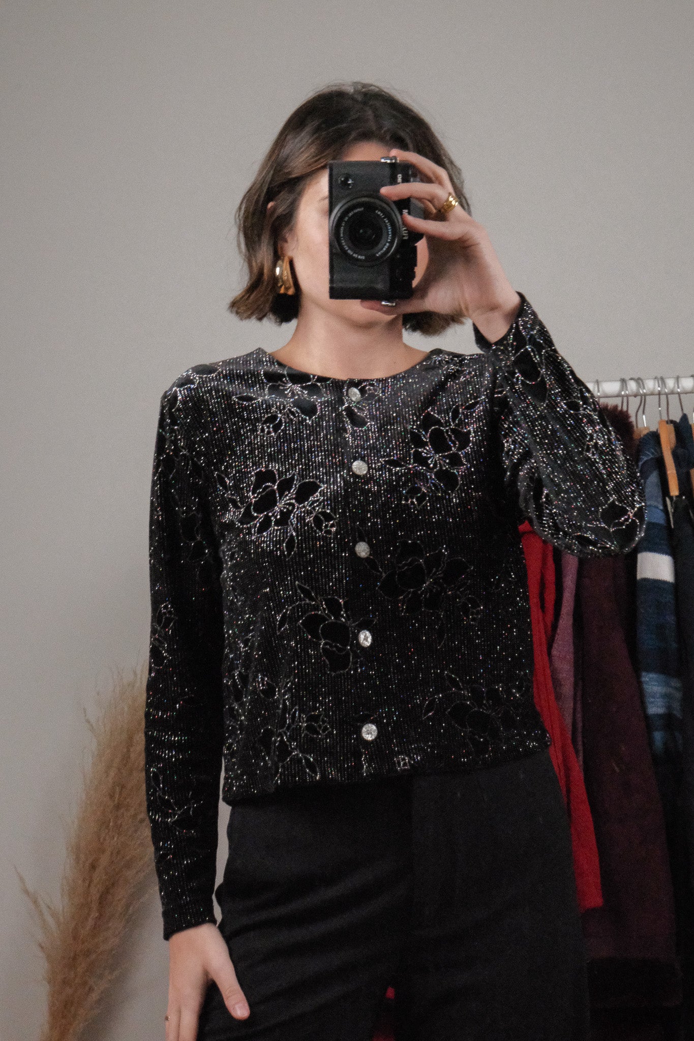 Made in Canada x Vintage x Velvet Floral Shimmer Cropped Cardigan (S)