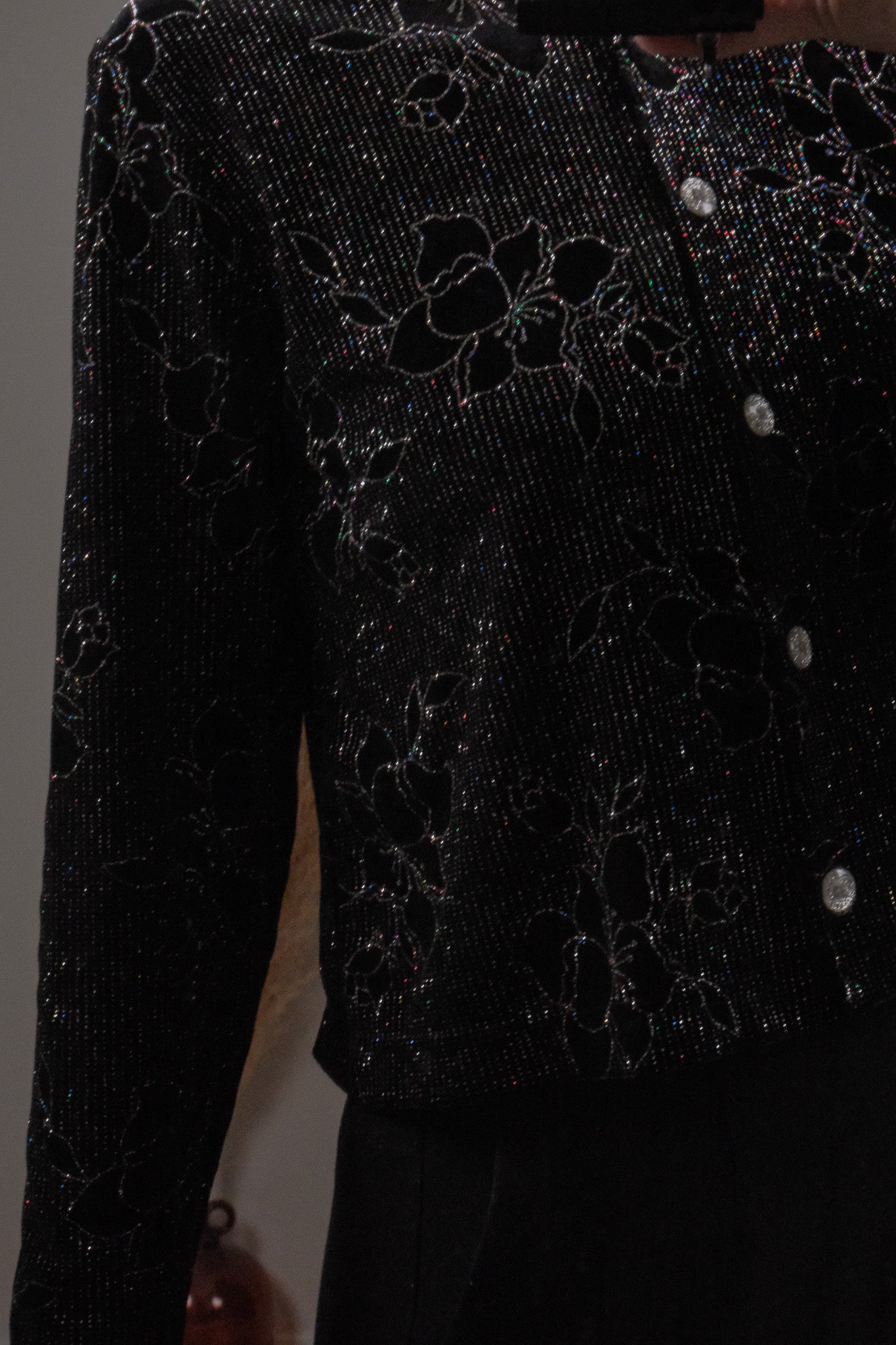 Made in Canada x Vintage x Velvet Floral Shimmer Cropped Cardigan (S)