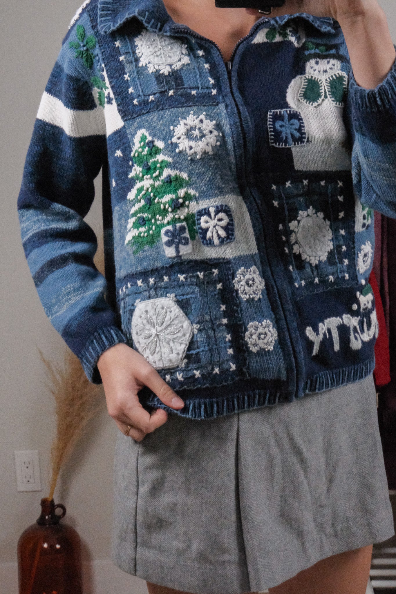 Vintage x Embroidered/Beaded Christmas Zip Up (S)