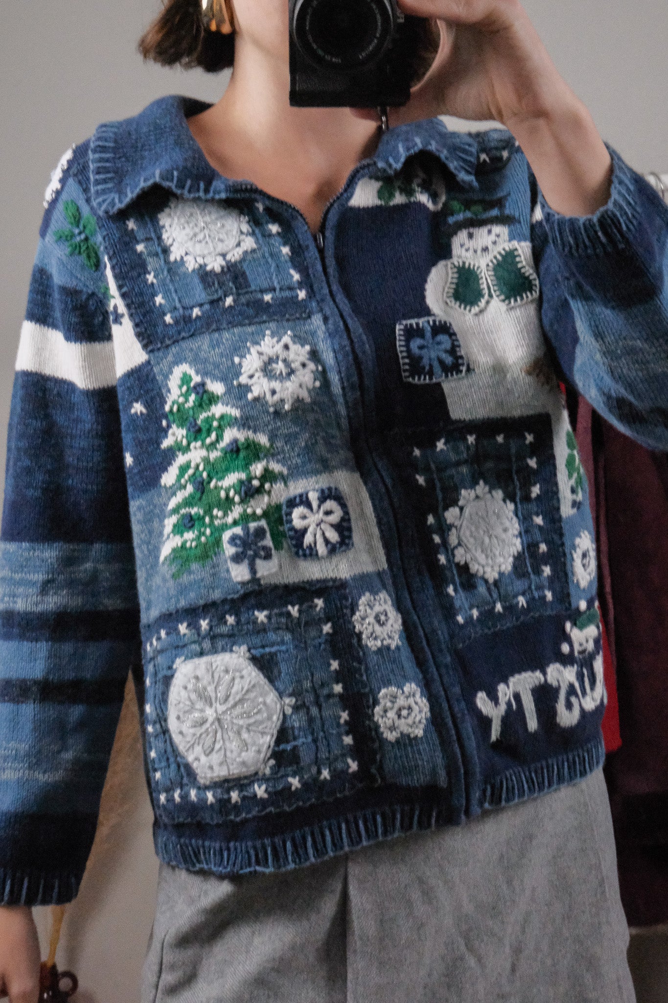 Vintage x Embroidered/Beaded Christmas Zip Up (S)