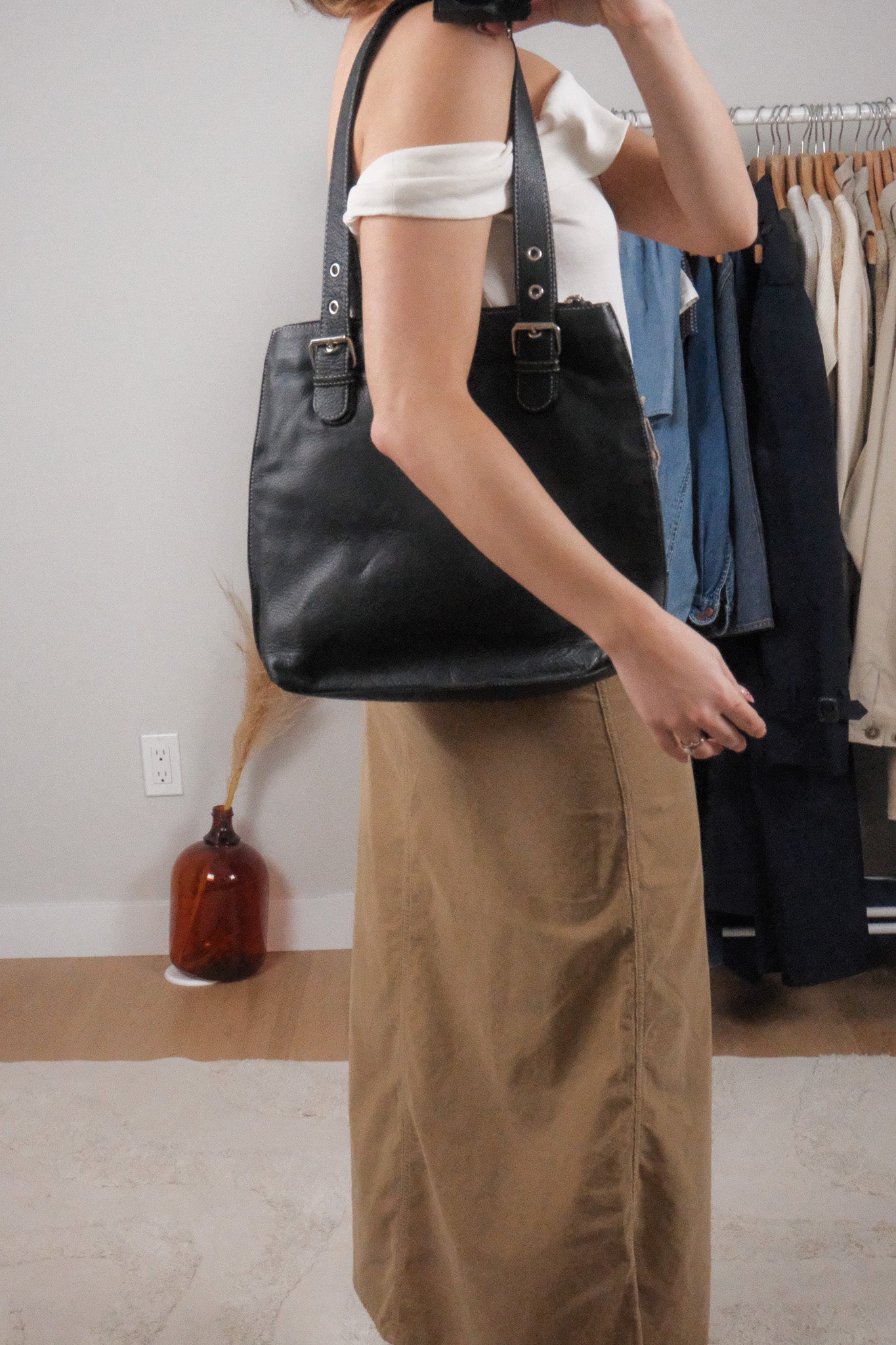 Vintage x Danier x Leather Buckle Purse