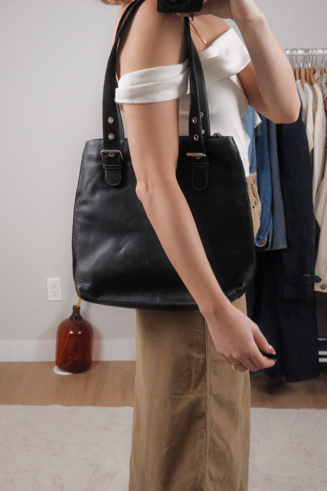 Vintage x Danier x Leather Buckle Purse