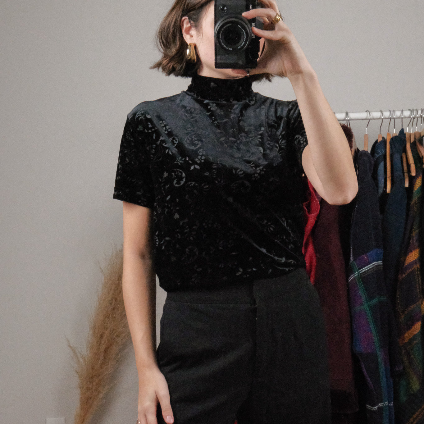 Made in Korea x Vintage x Velvet Textured Mockneck (M)