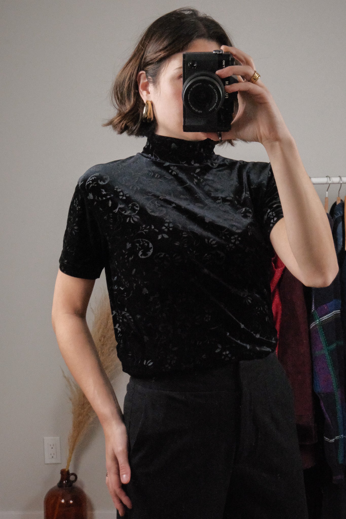 Made in Korea x Vintage x Velvet Textured Mockneck (M)