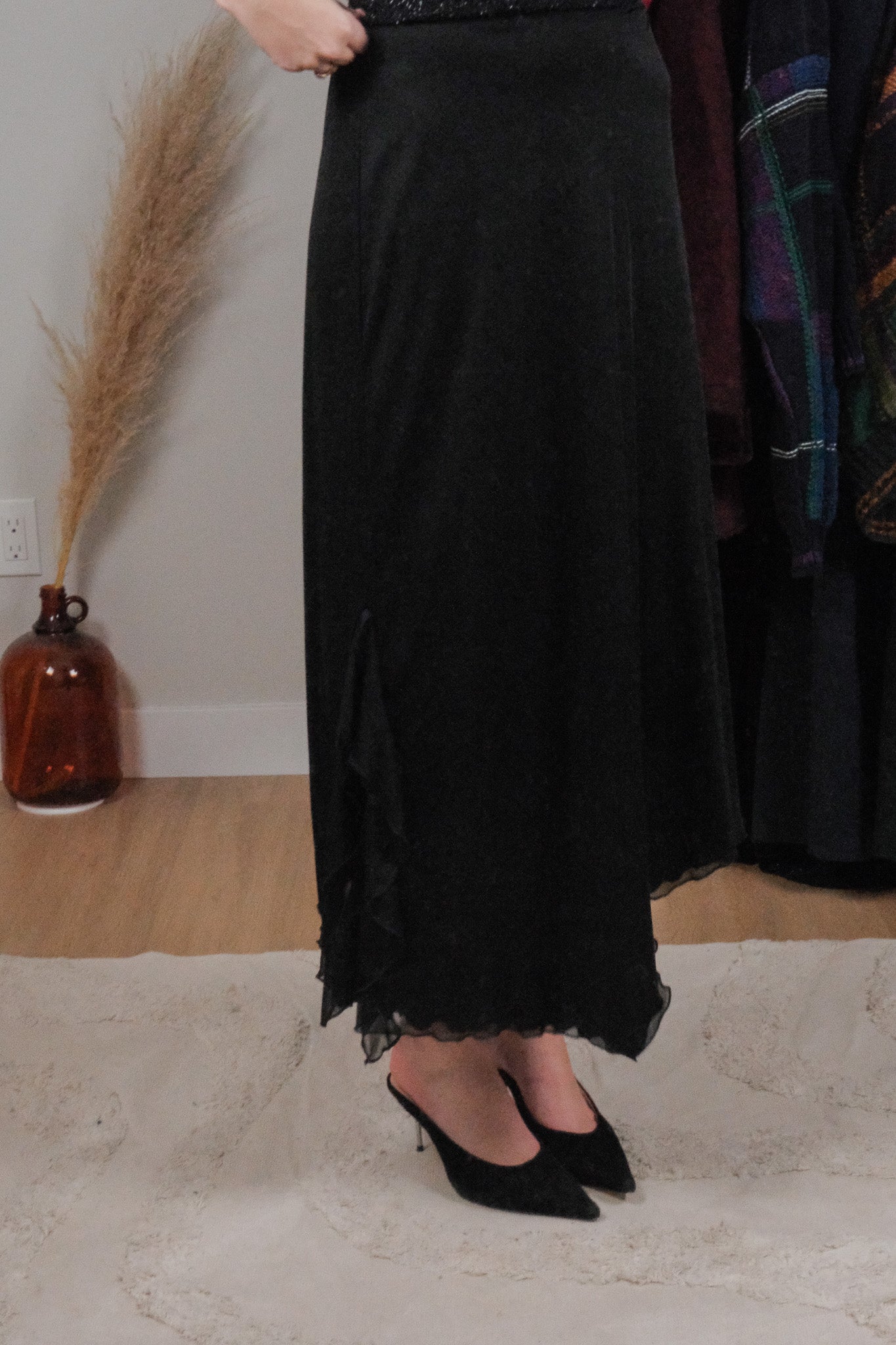 Made in Canada x Vintage x Mesh Ruffle Maxi Skirt (M/L)