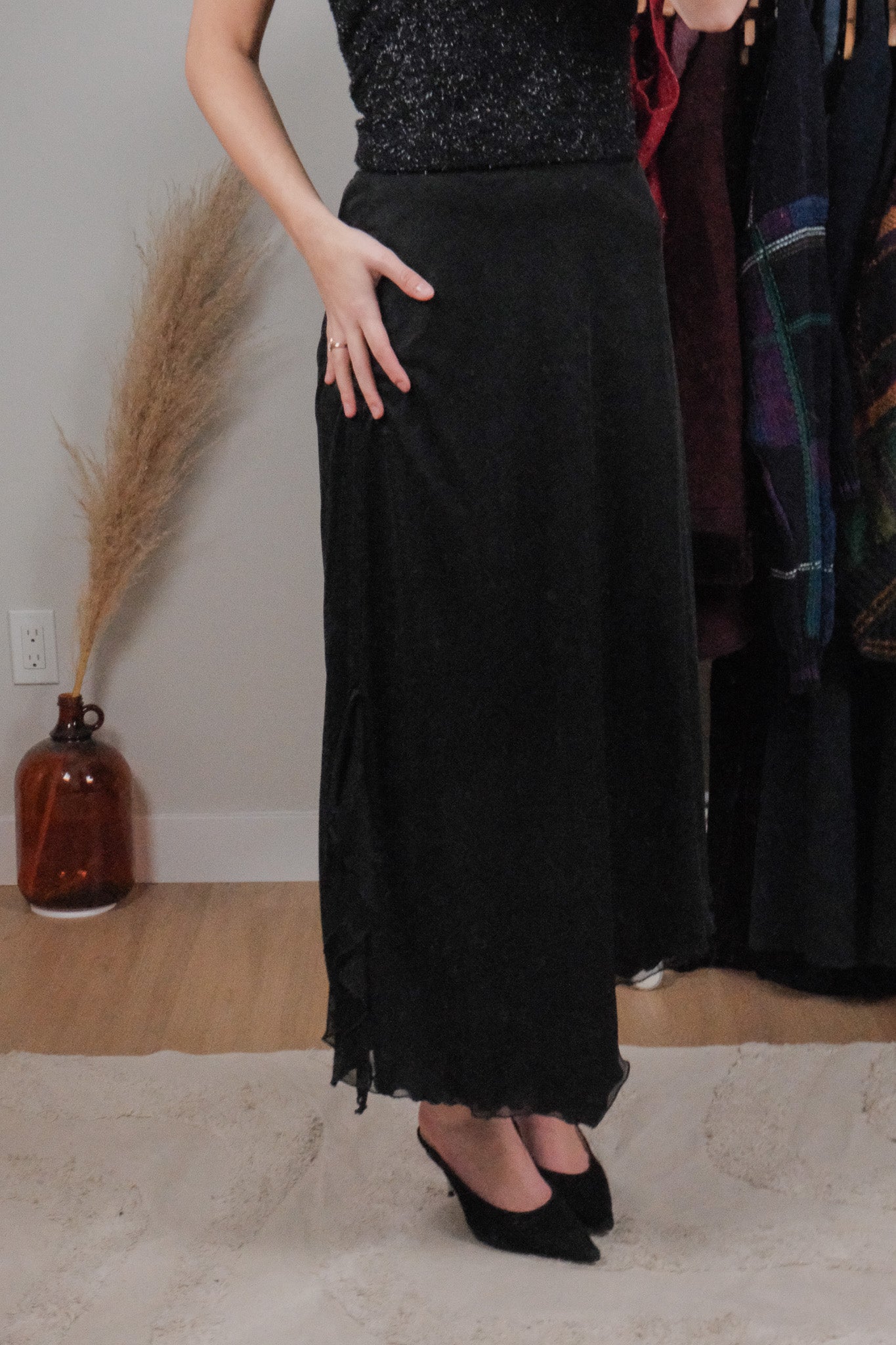 Made in Canada x Vintage x Mesh Ruffle Maxi Skirt (M/L)