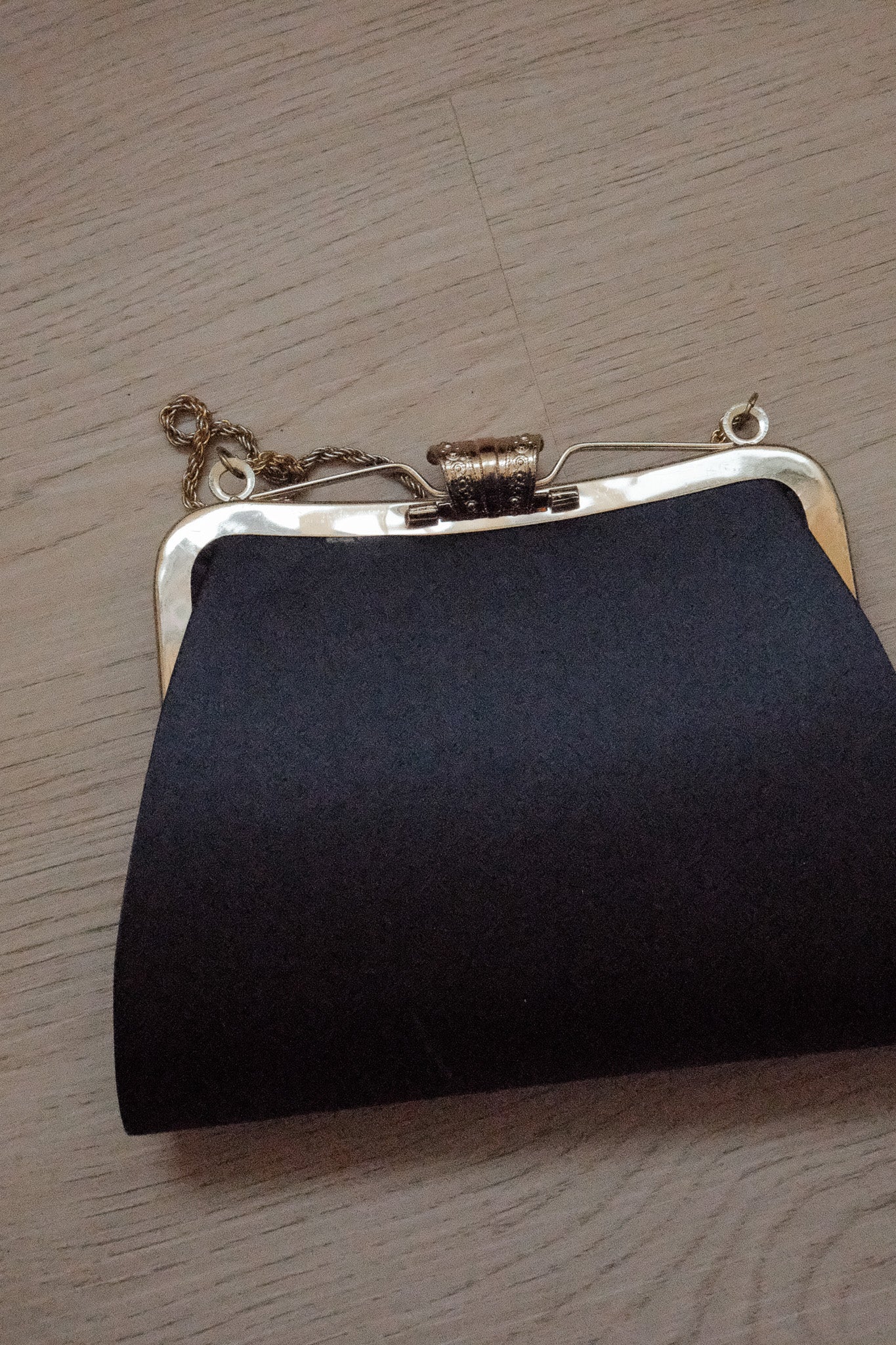 Vintage x Embroidered Purse