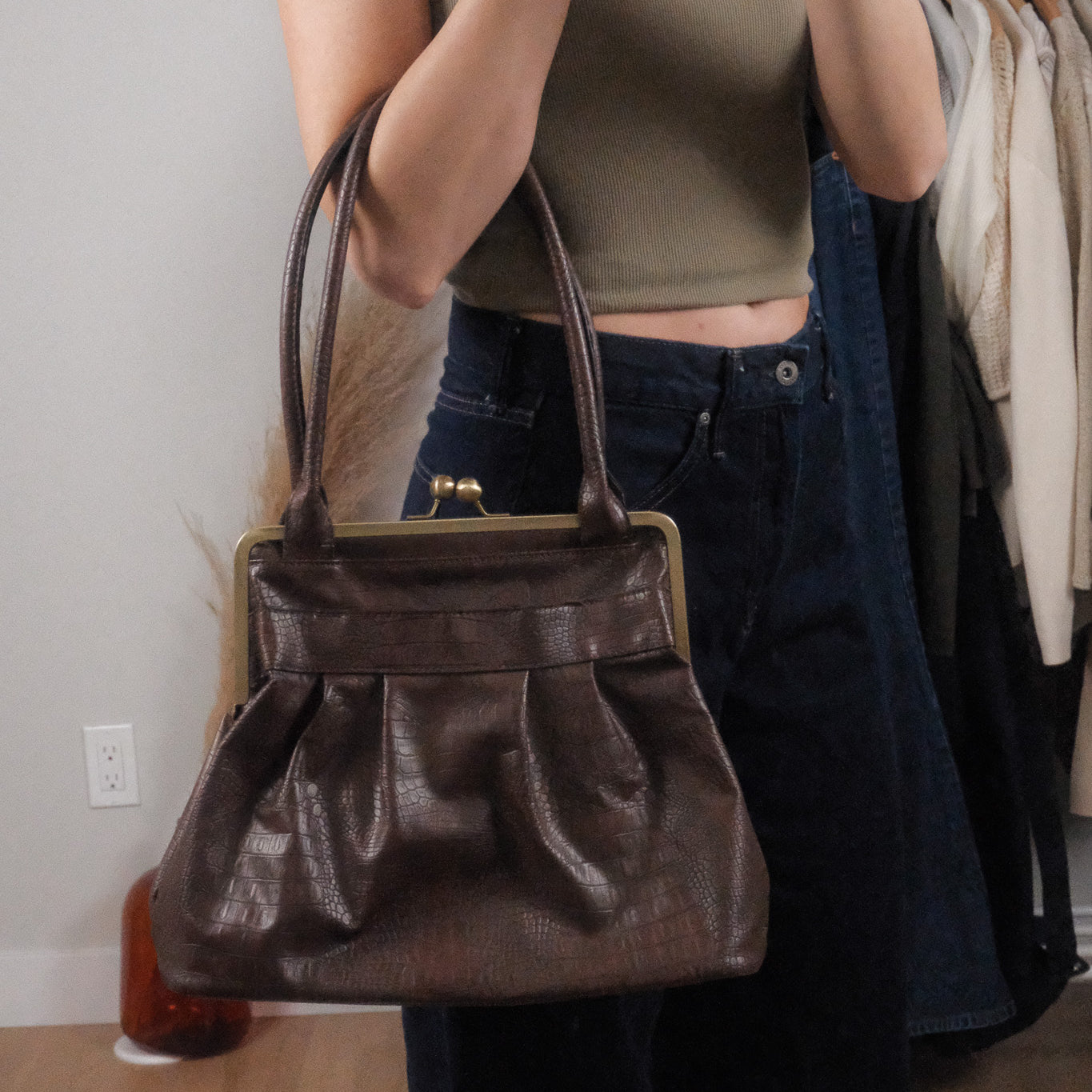 Vintage x Faux Leather Croc Clasp Shoulder Bag