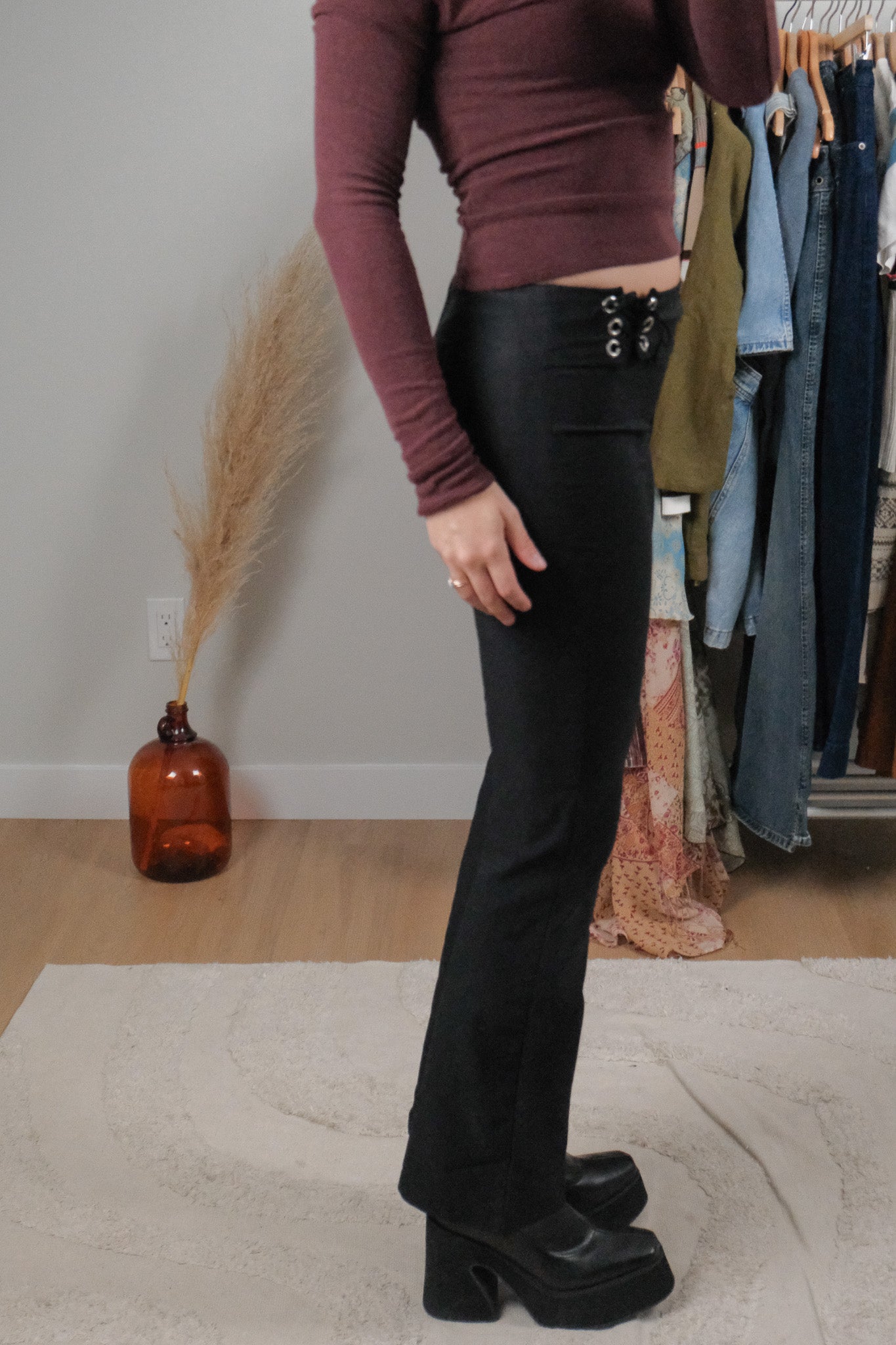 Made in USA x Vintage x Low Rise Belted Flare Pants (2)