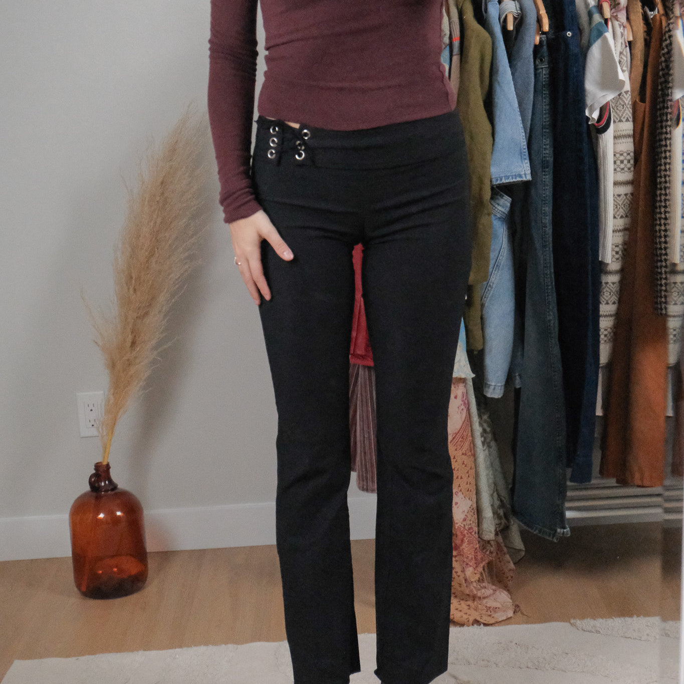 Made in USA x Vintage x Low Rise Belted Flare Pants (2)