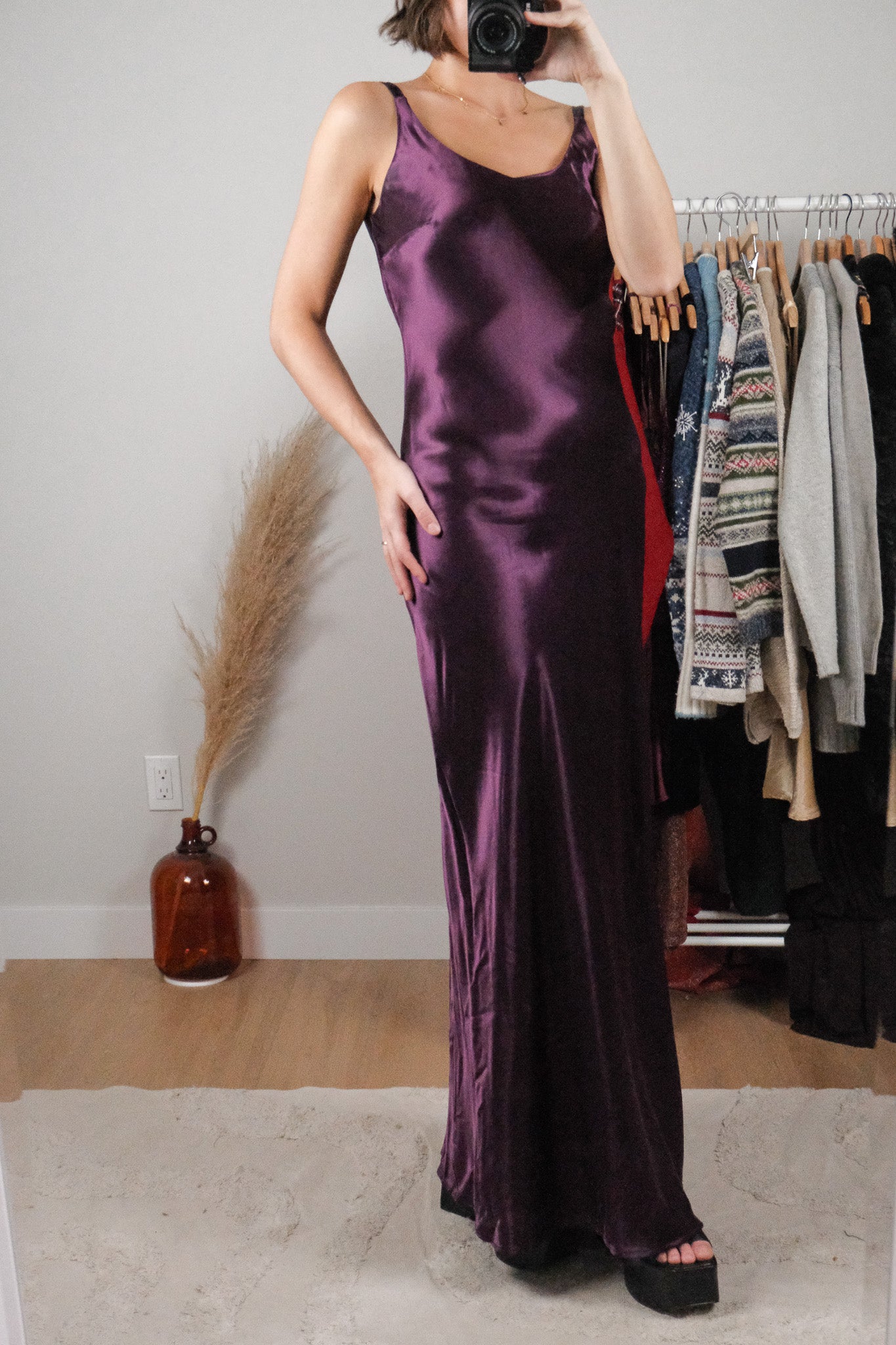 Made in Canada x Vintage x Satin Maxi Dress (2/4)