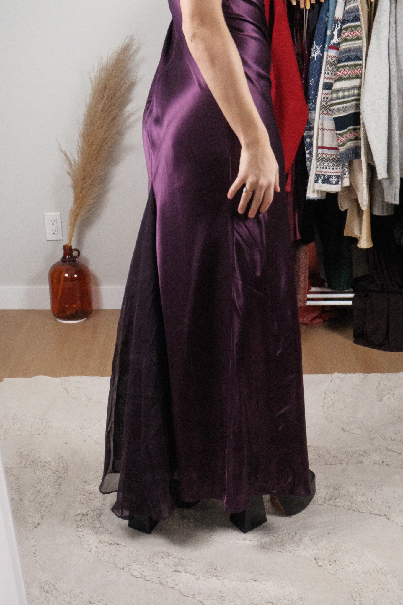 Made in Canada x Vintage x Satin Maxi Dress (2/4)