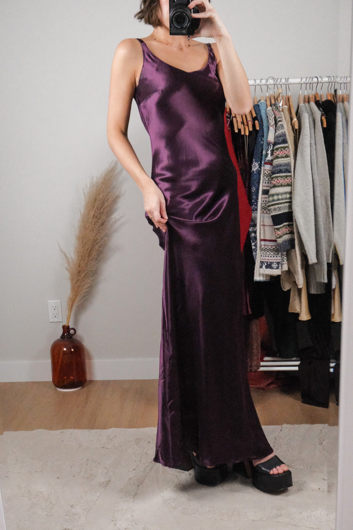 Made in Canada x Vintage x Satin Maxi Dress (2/4)