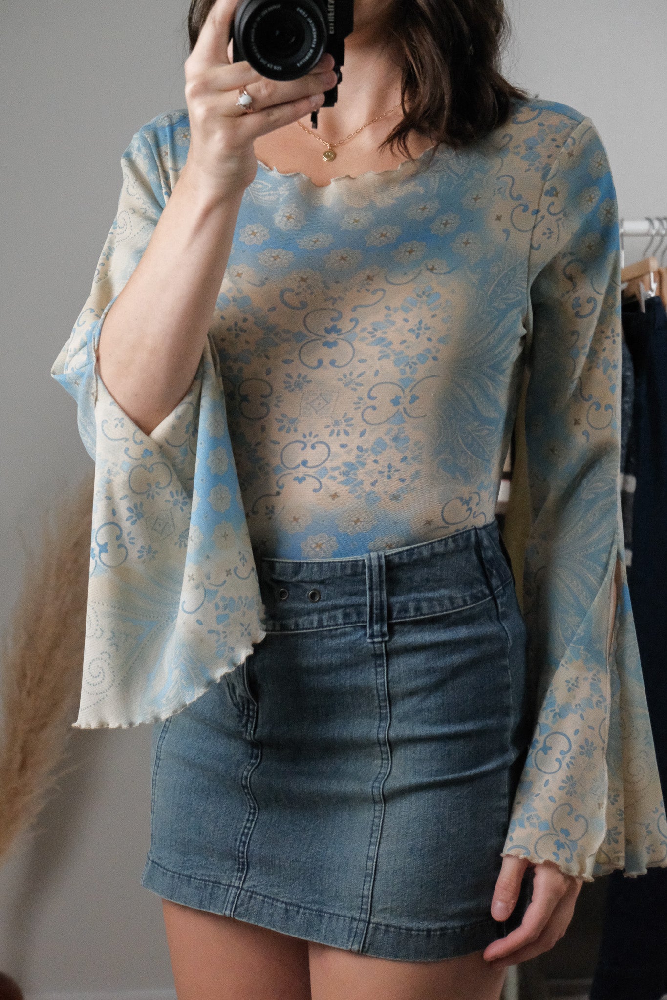 Vintage x Mesh Patterned Bell-Sleeve Top (L)