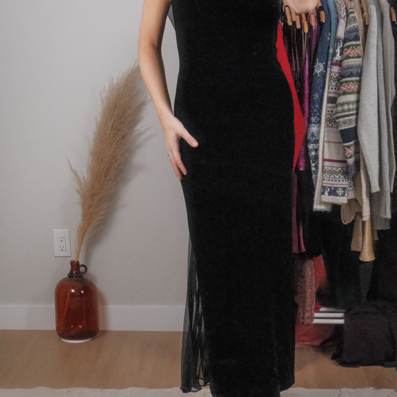 Made in Canada x Vintage x Velvet Low Back Maxi Dress (XS/S)