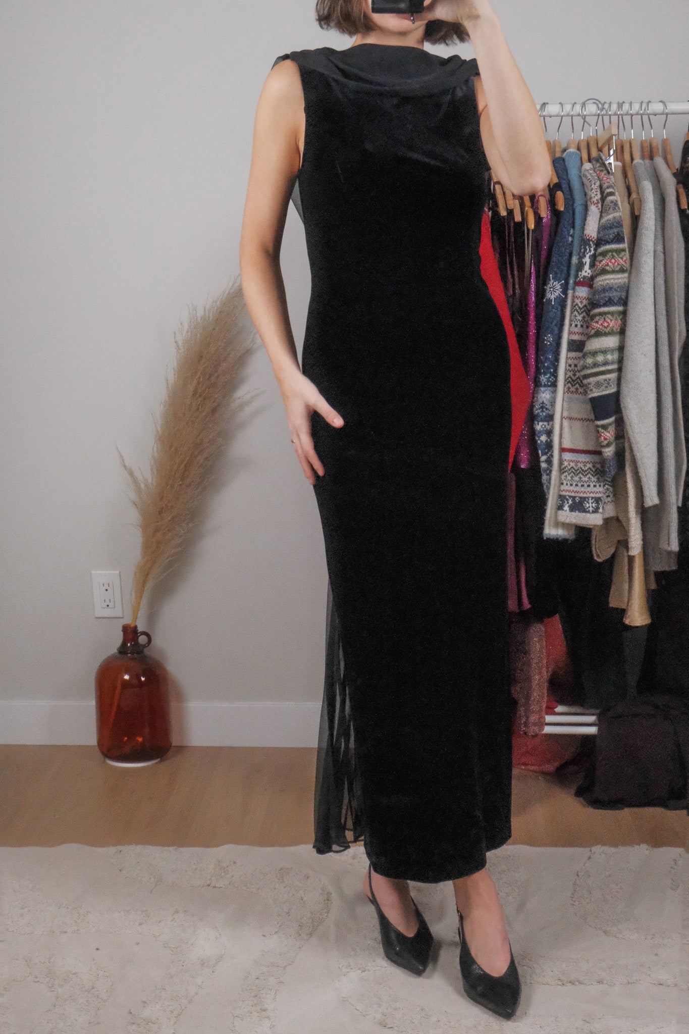 Made in Canada x Vintage x Velvet Low Back Maxi Dress (XS/S)