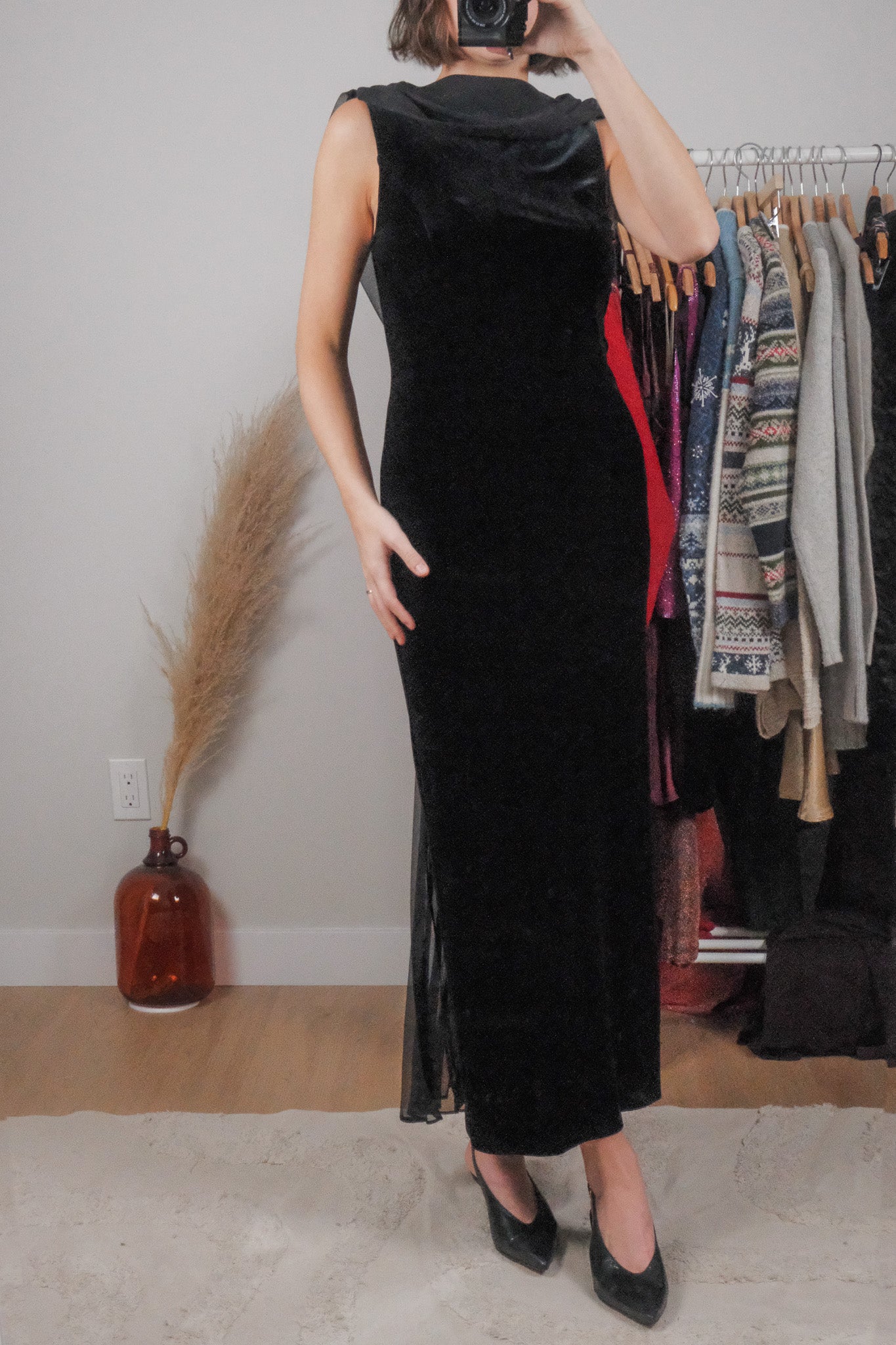 Made in Canada x Vintage x Velvet Low Back Maxi Dress (XS/S)